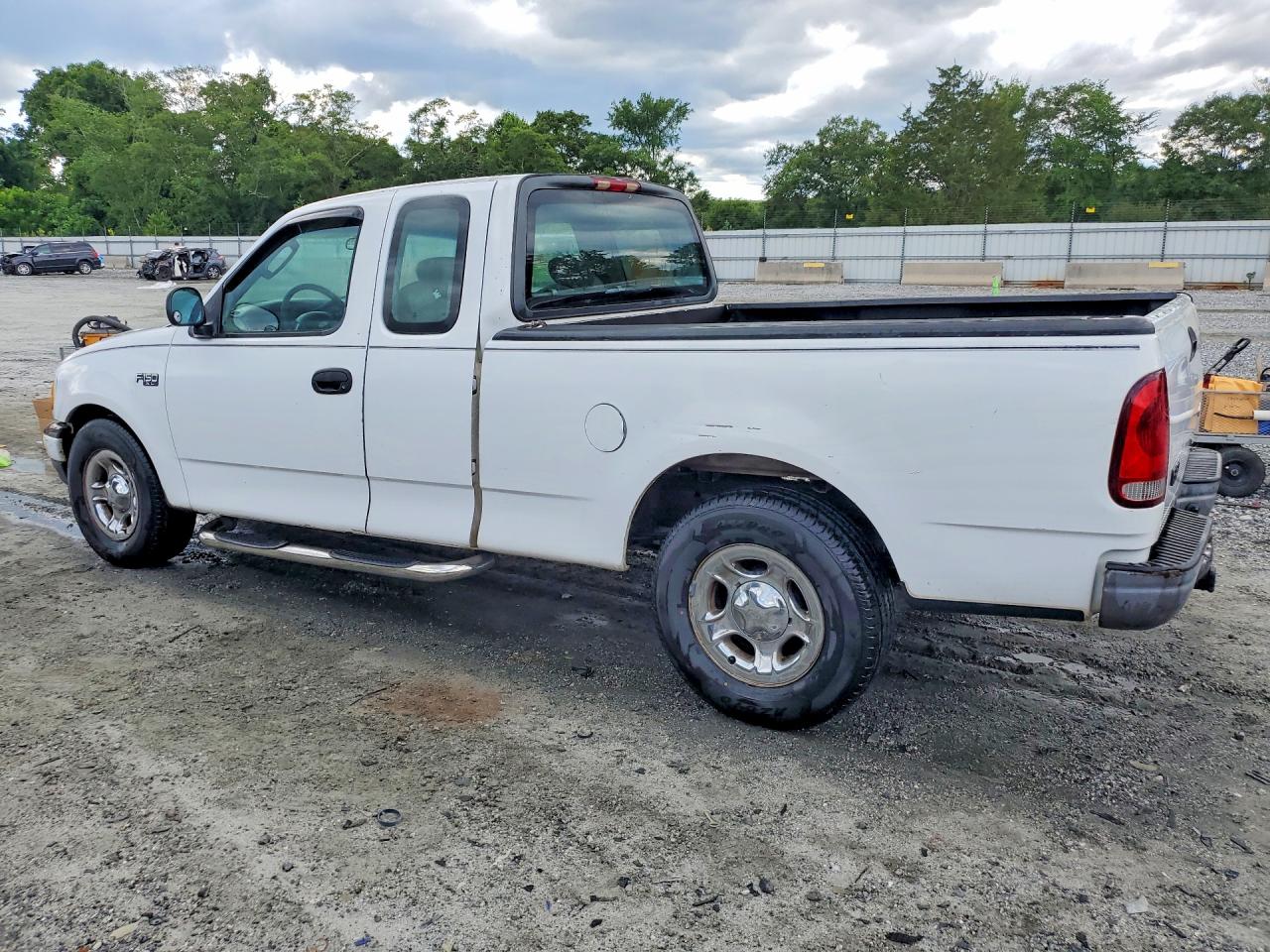 2004 Ford F-150 Heritage Classic White vin: 2FTRX17264CA93279