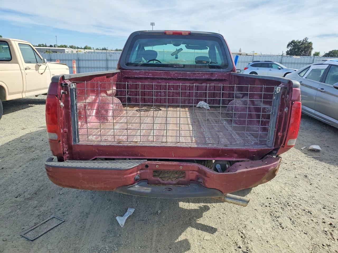 2003 Ford F150 Maroon vin: 2FTRX17273CB01906