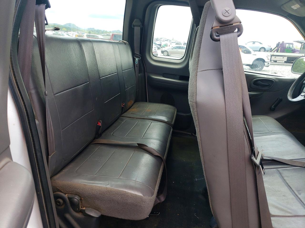 2001 Ford F150 White vin: 2FTRX17L11CA29932