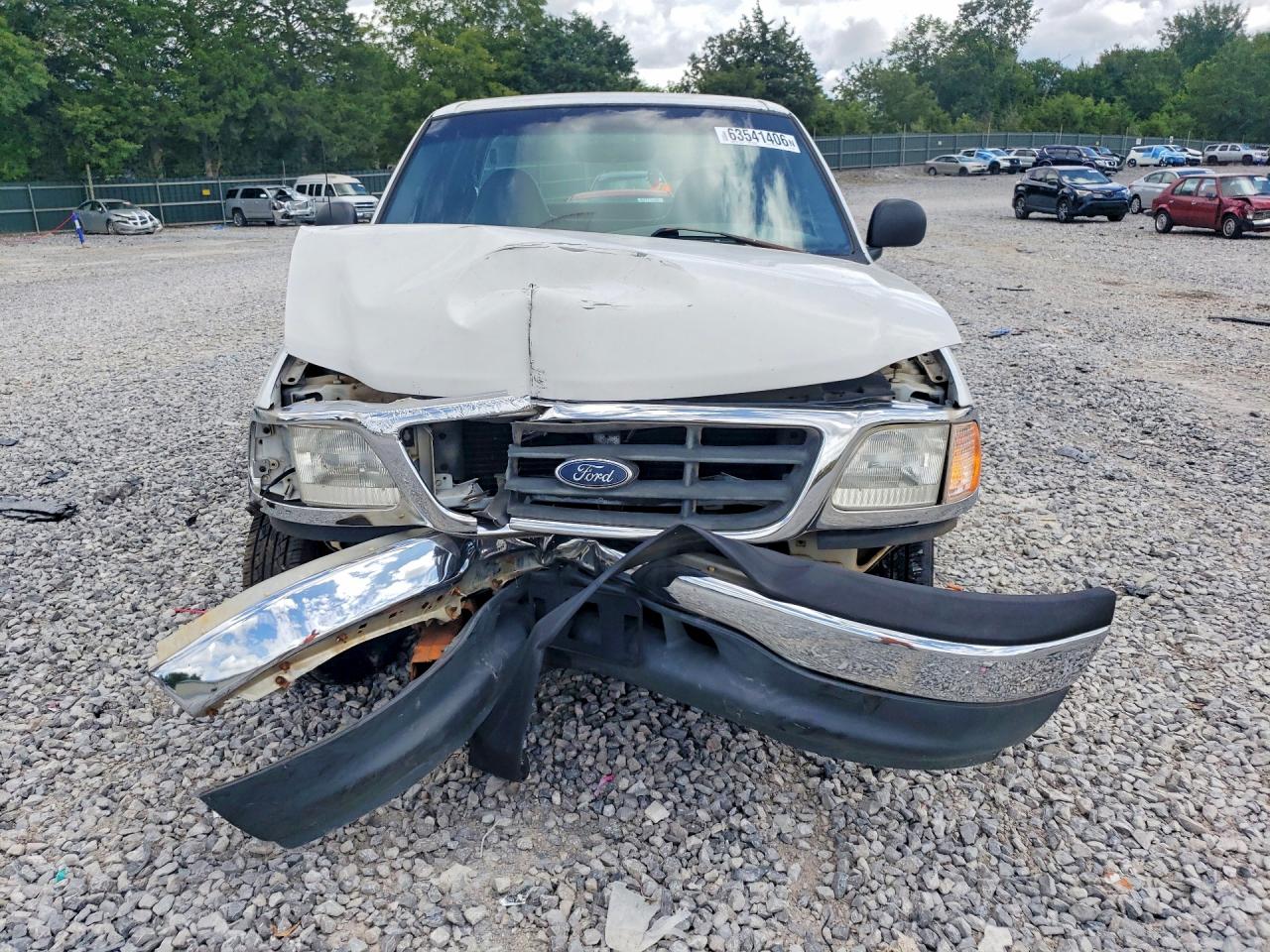 2001 Ford F150 White vin: 2FTRX17L11CA29932