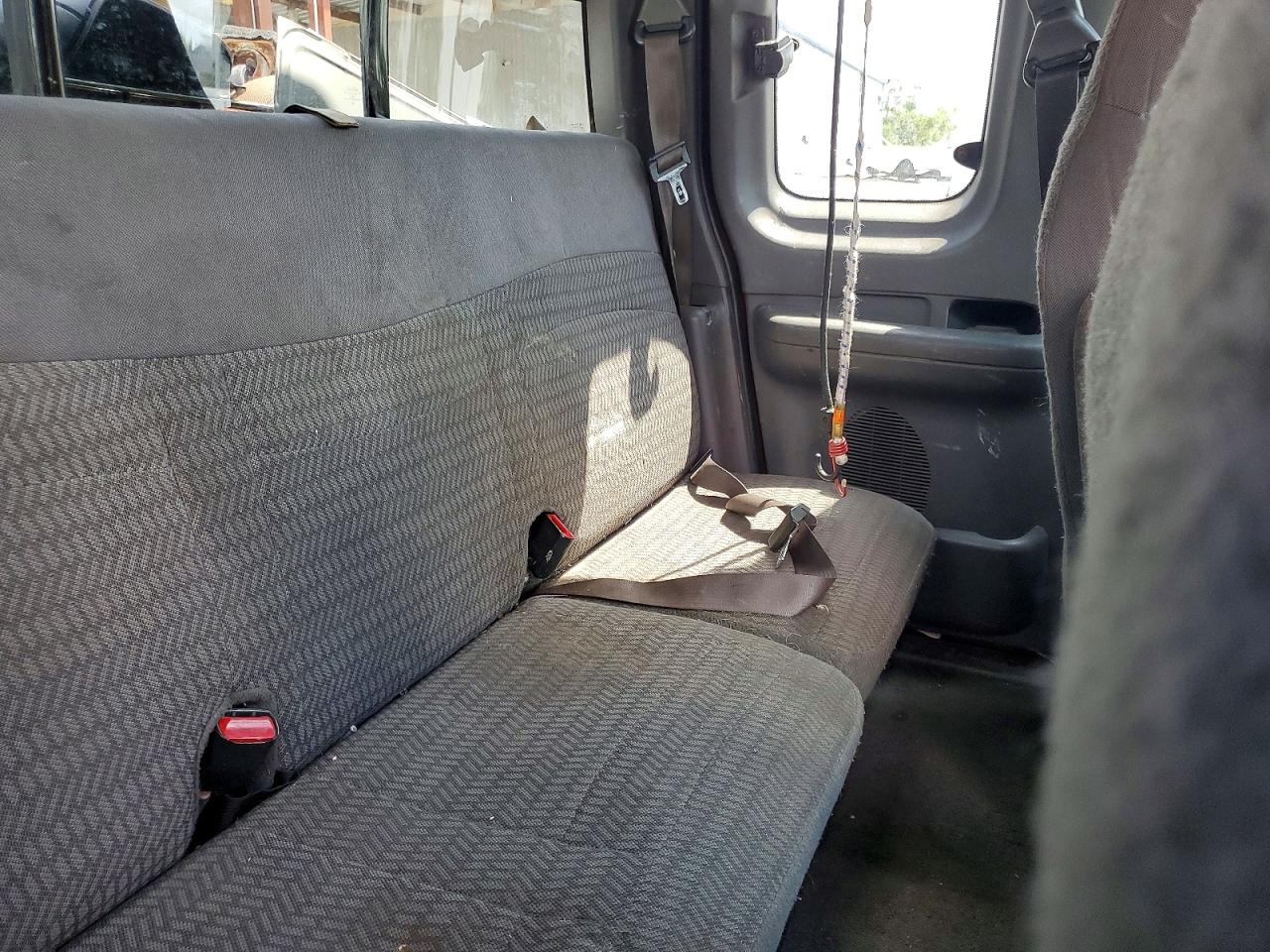 2001 Ford F150 Red vin: 2FTRX17L51CA11160