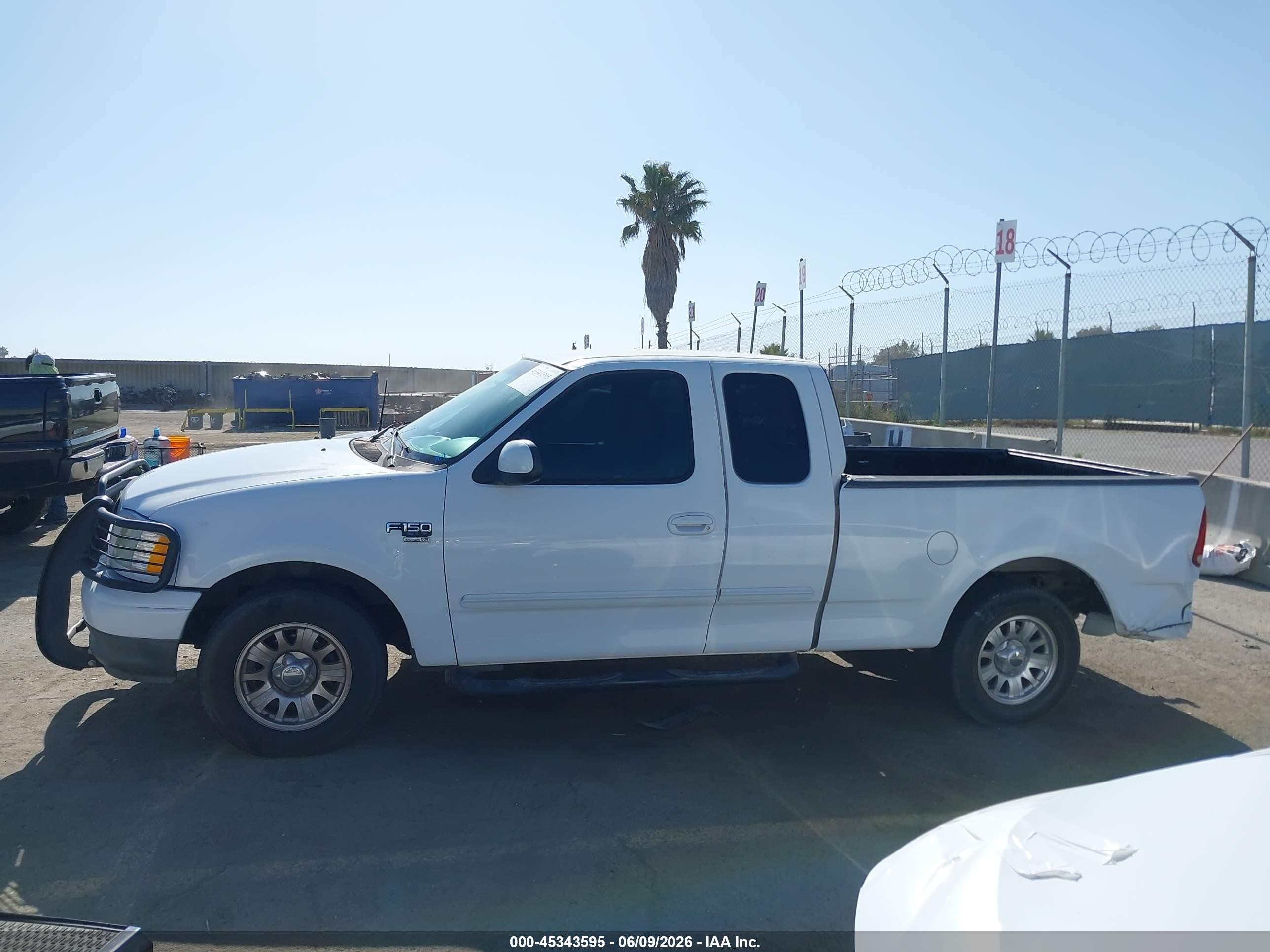 2003 Ford F-150 Lariat/xl/xlt White vin: 2FTRX17L53CA25448