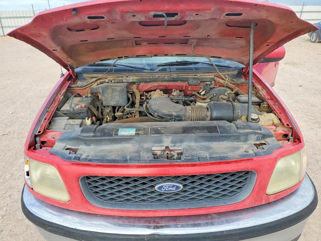 1998 Ford F150 Red vin: 2FTRX17L6WCA25835