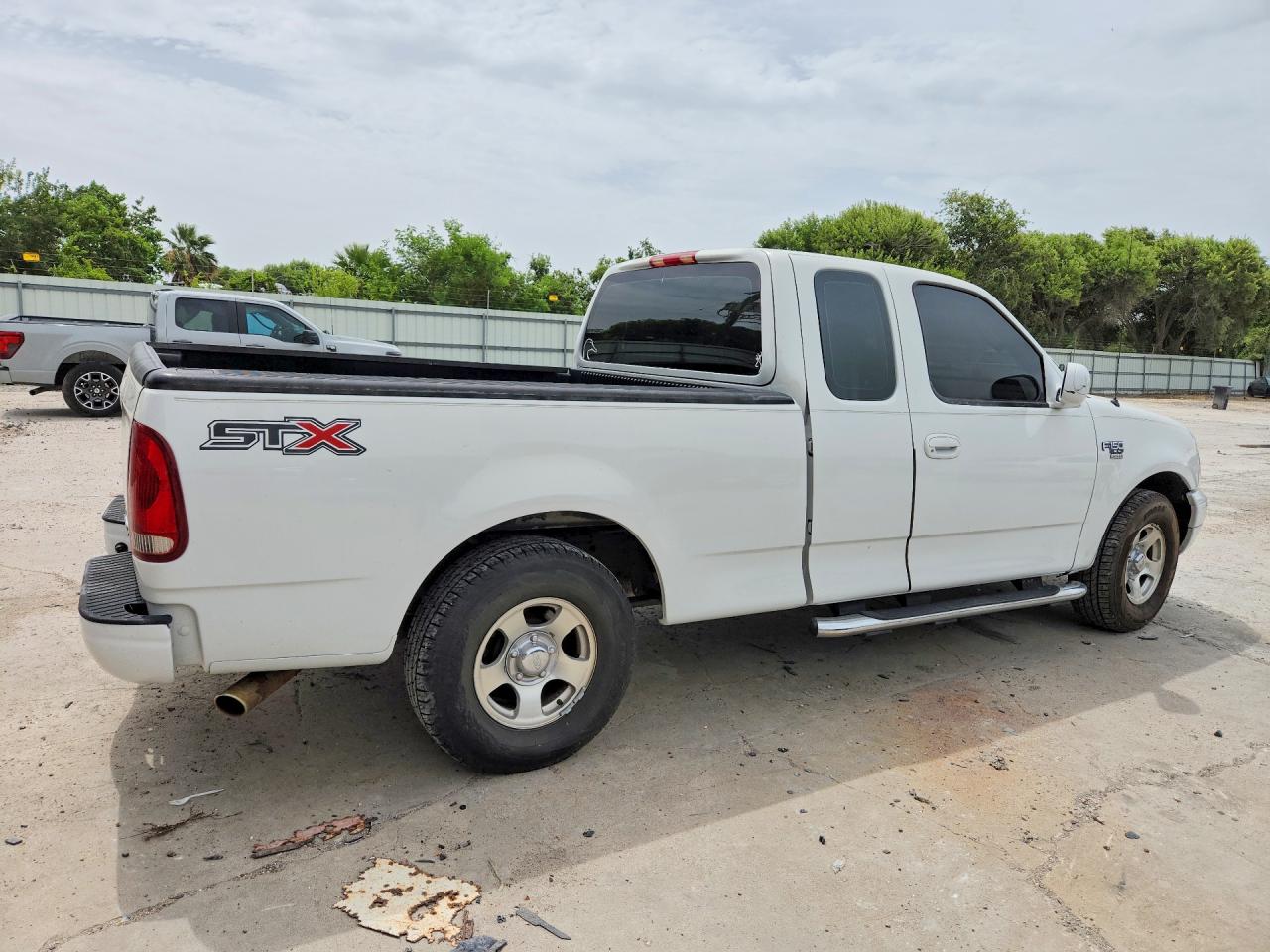 2004 Ford F-150 Heritage Classic White vin: 2FTRX17W54CA61751