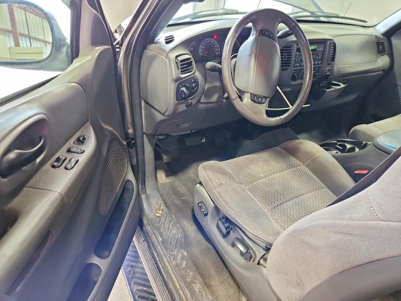 2002 Ford F150 Серый vin: 2FTRX17W72CA31888