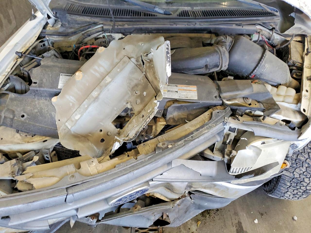 2000 Ford F150 White vin: 2FTRX17WXYCA33482