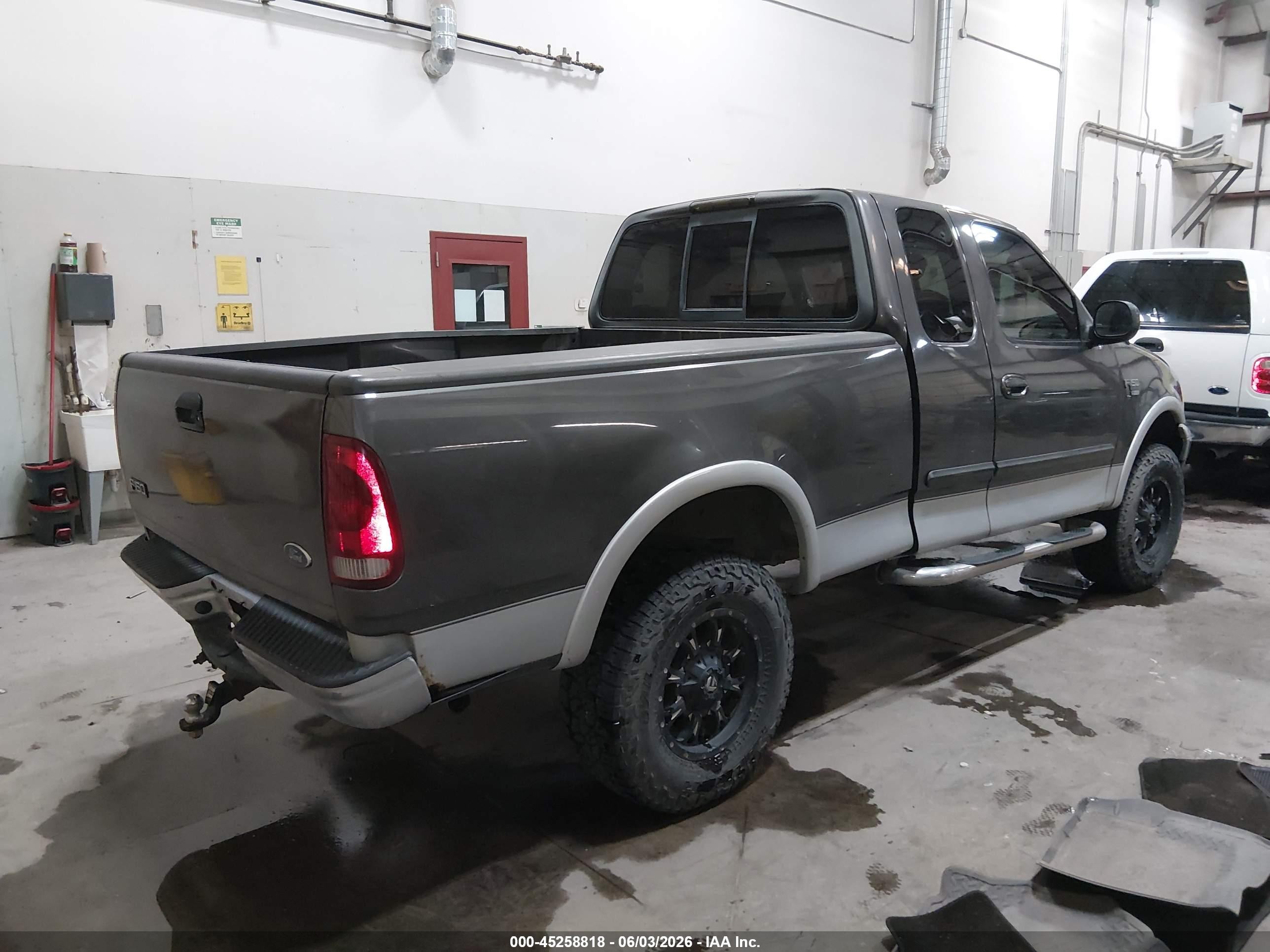 2003 Ford F-150 Lariat/xl/xlt Серый vin: 2FTRX18L03CA51938