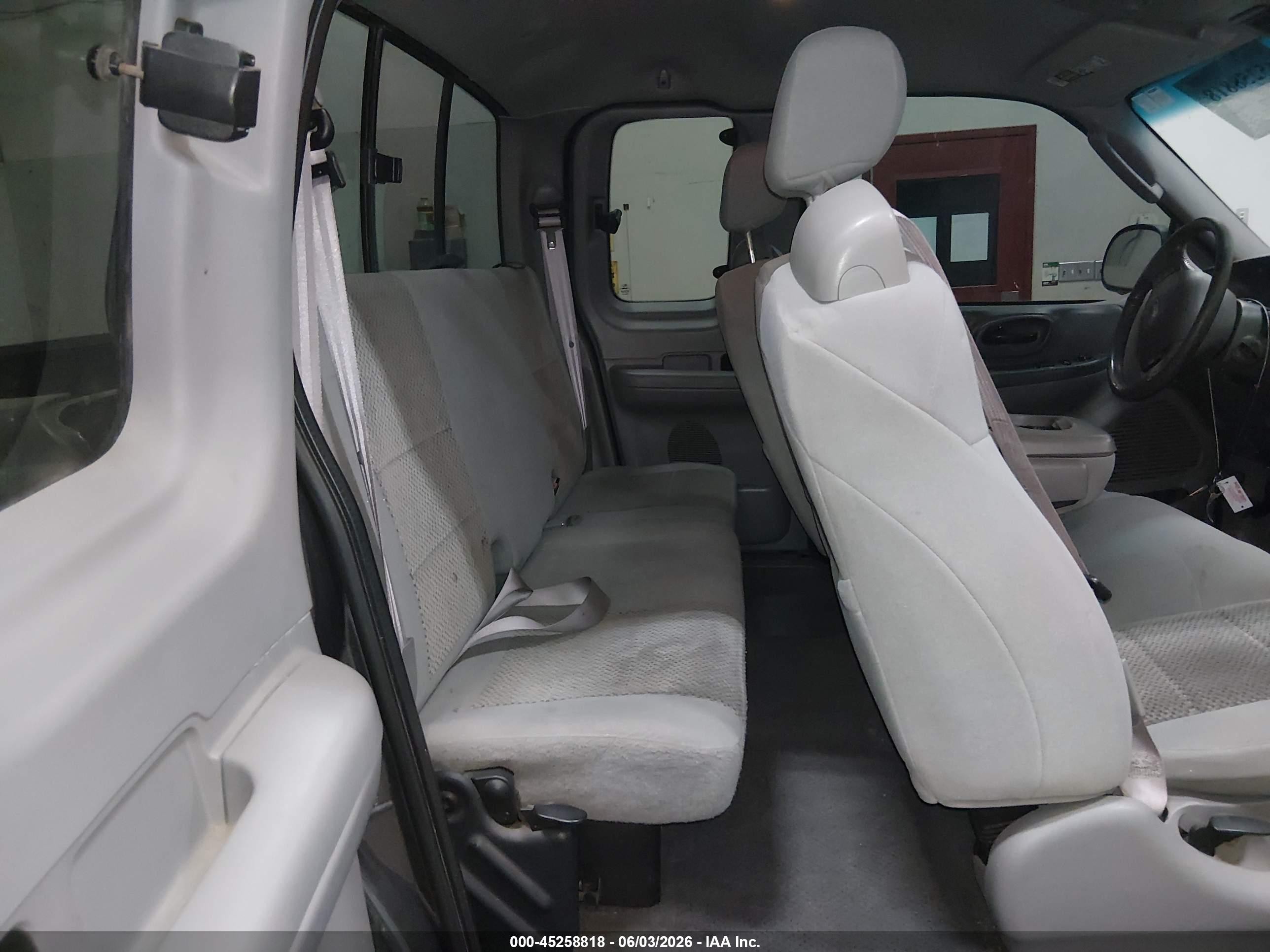 2003 Ford F-150 Lariat/xl/xlt Серый vin: 2FTRX18L03CA51938