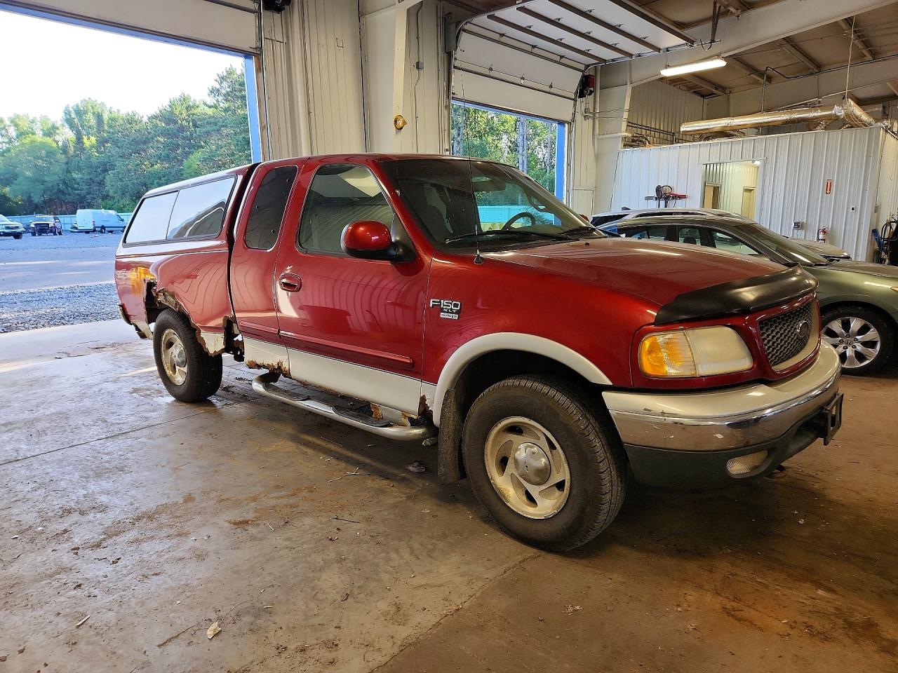 2000 Ford F150 Red vin: 2FTRX18L1YCA69016