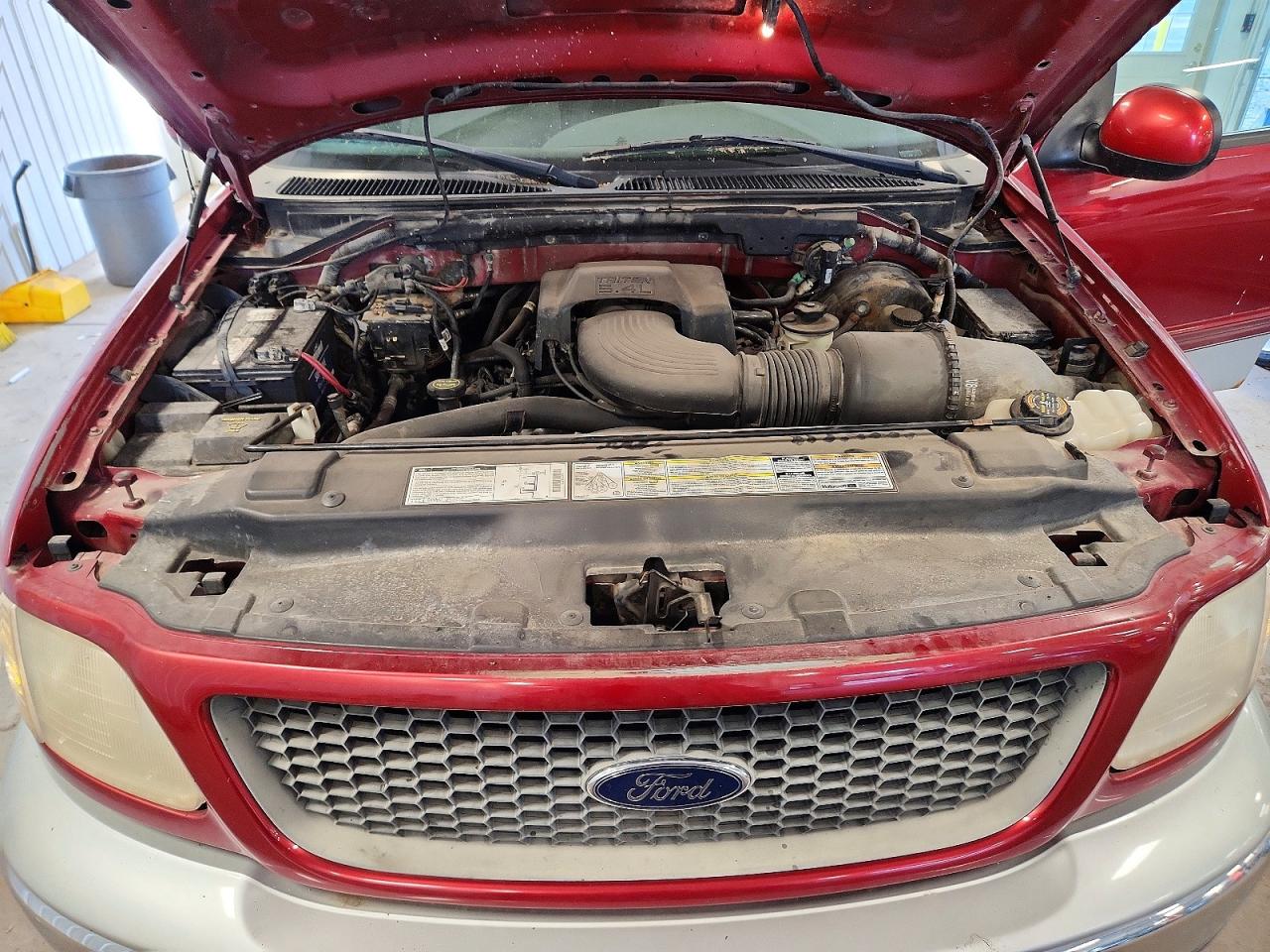 2000 Ford F150 Red vin: 2FTRX18L1YCA69016