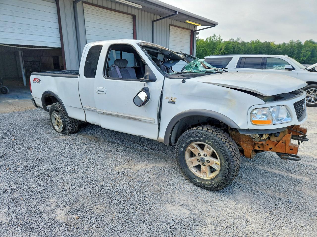 2002 Ford F150 White vin: 2FTRX18L22CA40762
