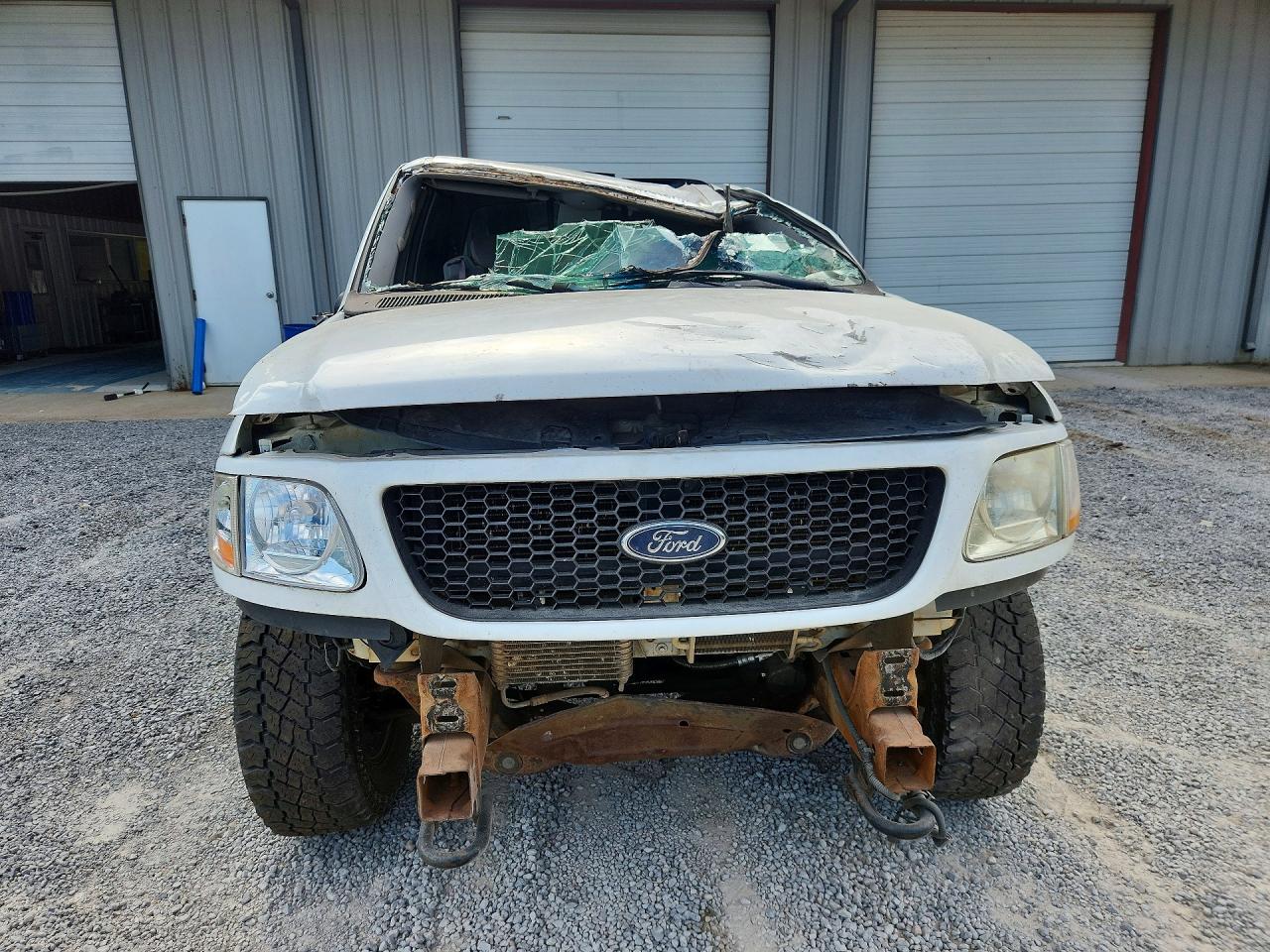 2002 Ford F150 White vin: 2FTRX18L22CA40762