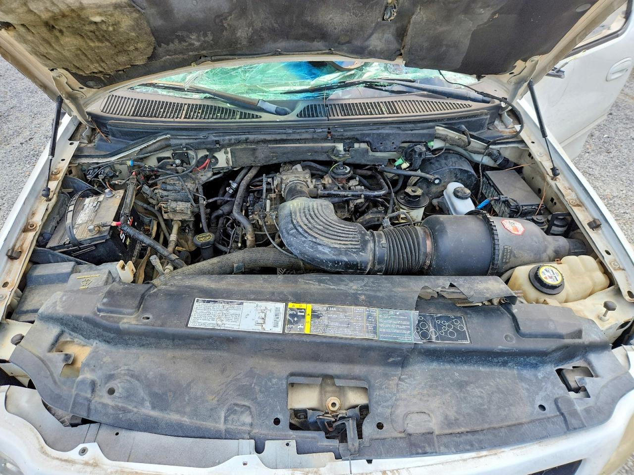 2002 Ford F150 White vin: 2FTRX18L22CA40762