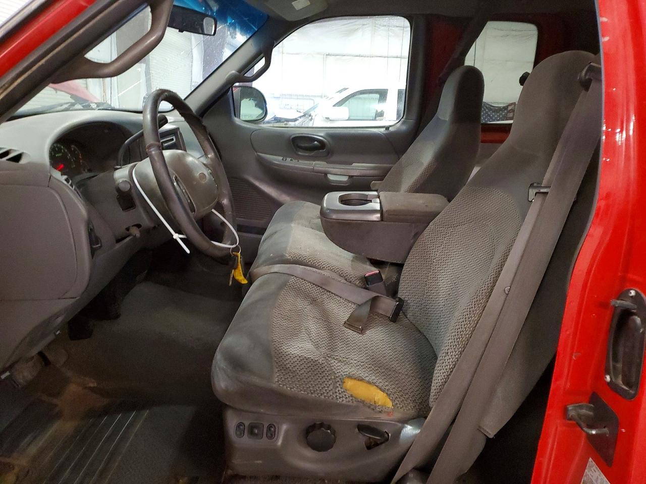 2001 Ford F150 Red vin: 2FTRX18L31CA00589