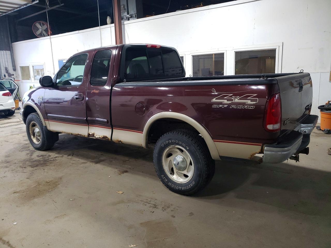 2000 Ford F150 Burgundy vin: 2FTRX18L5YCA17579