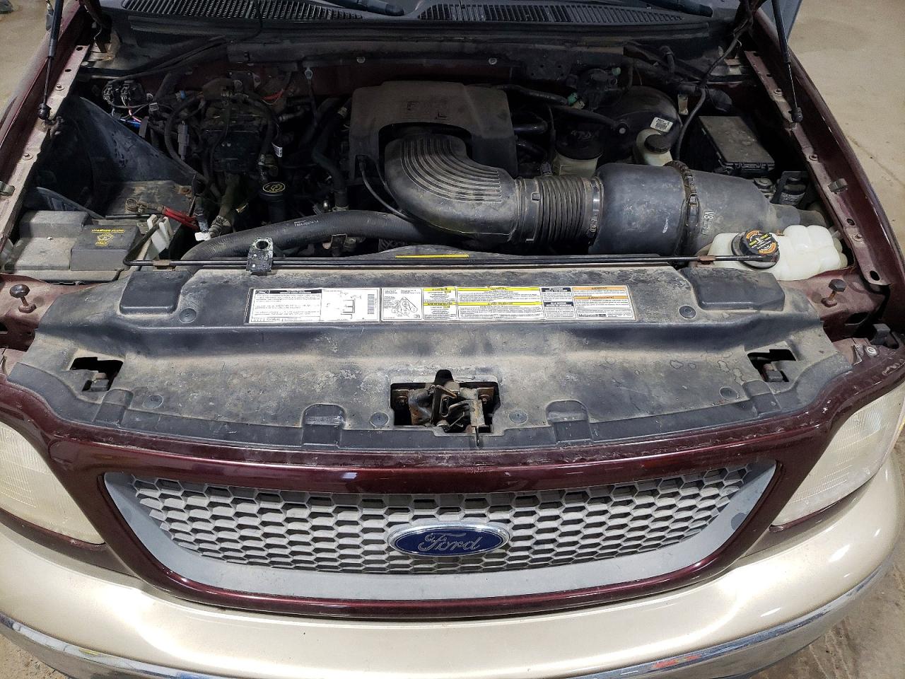 2000 Ford F150 Burgundy vin: 2FTRX18L5YCA17579