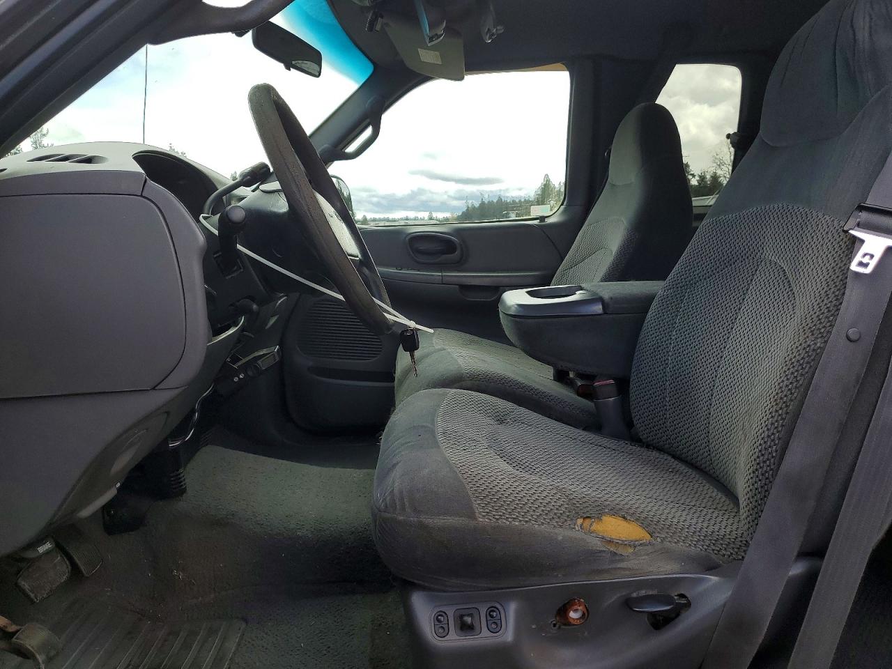 2000 Ford F150 Black vin: 2FTRX18L5YCA68225