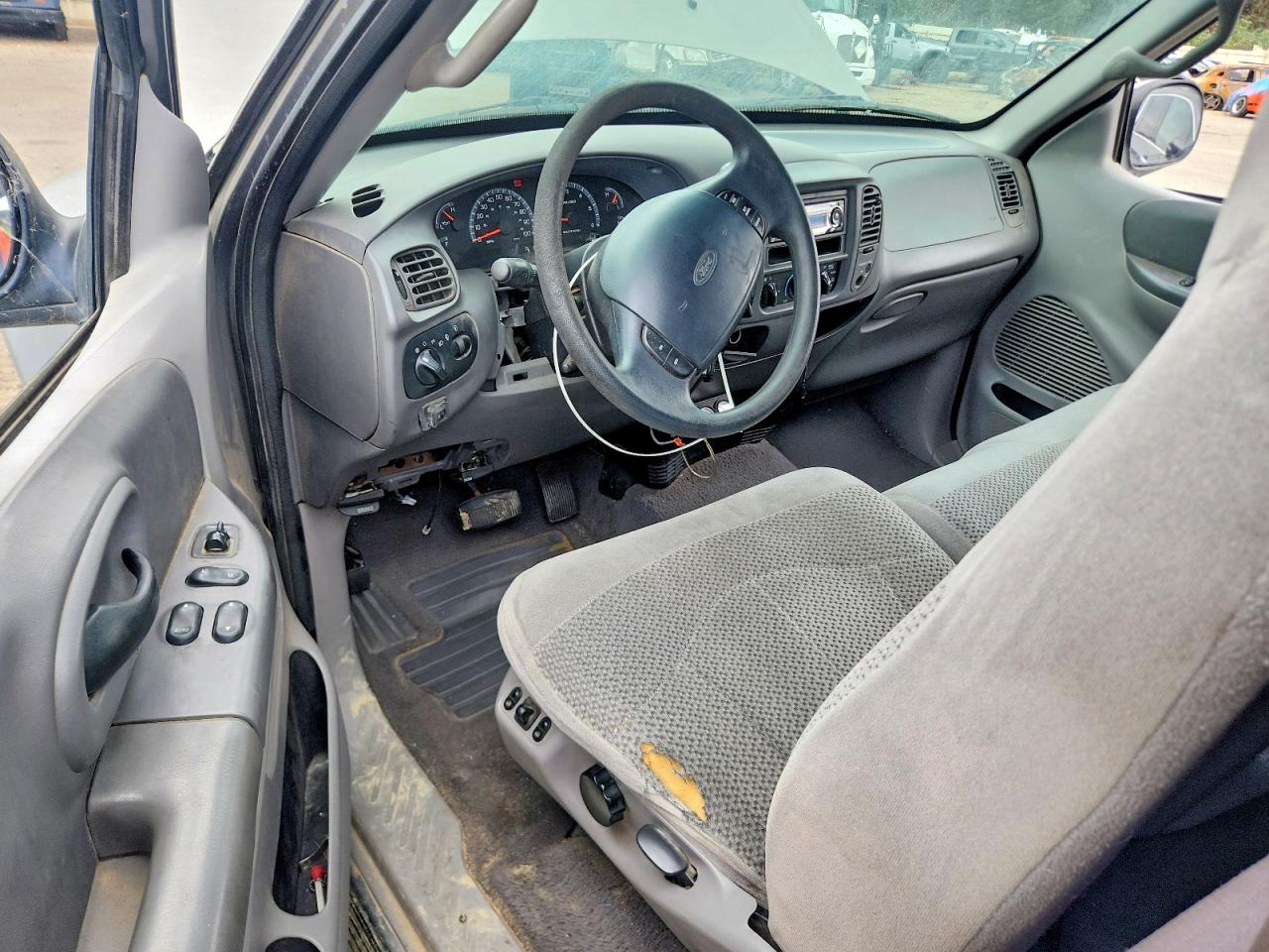 2000 Ford F150 Серый vin: 2FTRX18L8YCA85746