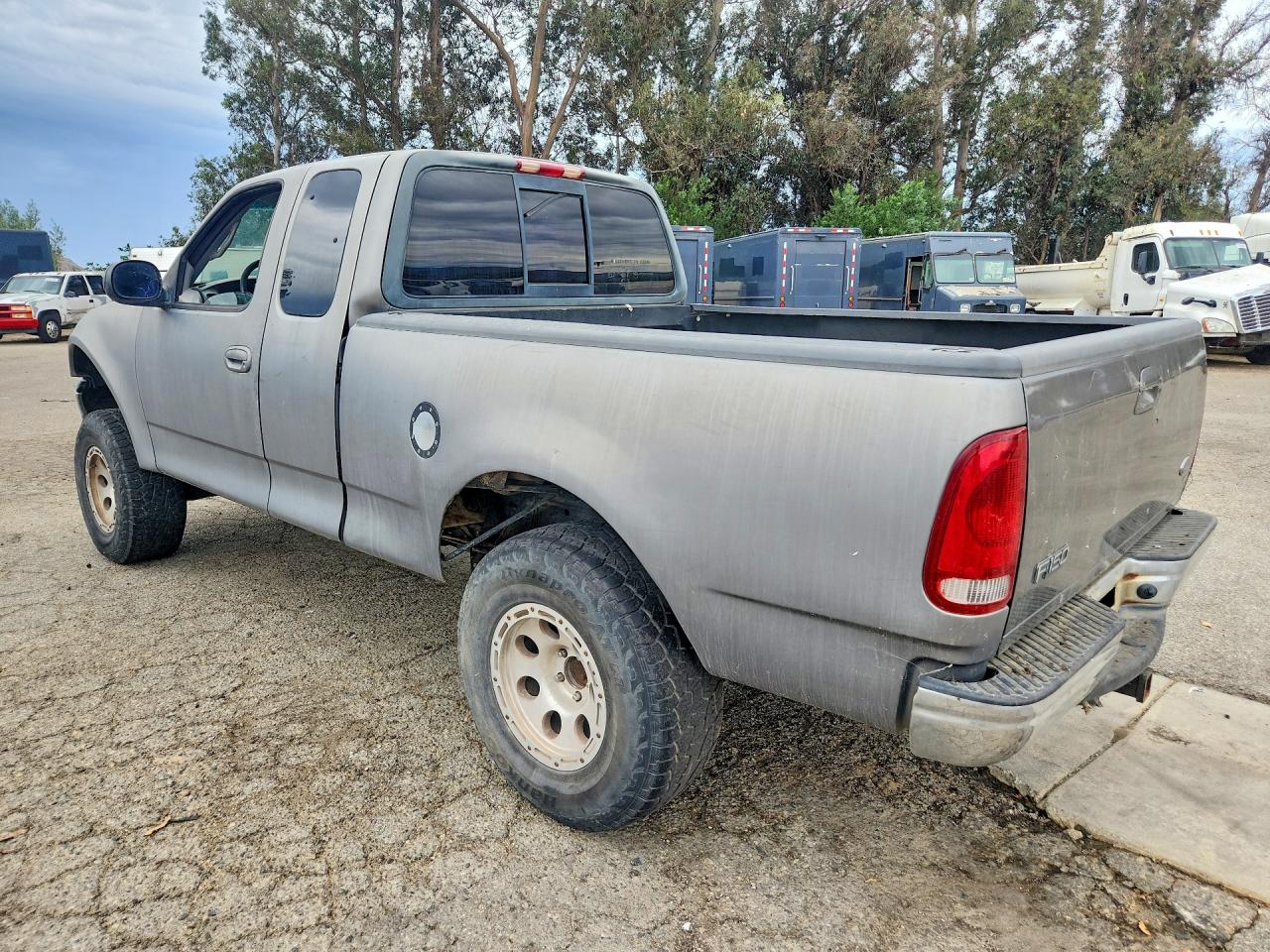 2000 Ford F150 Серый vin: 2FTRX18L8YCA85746