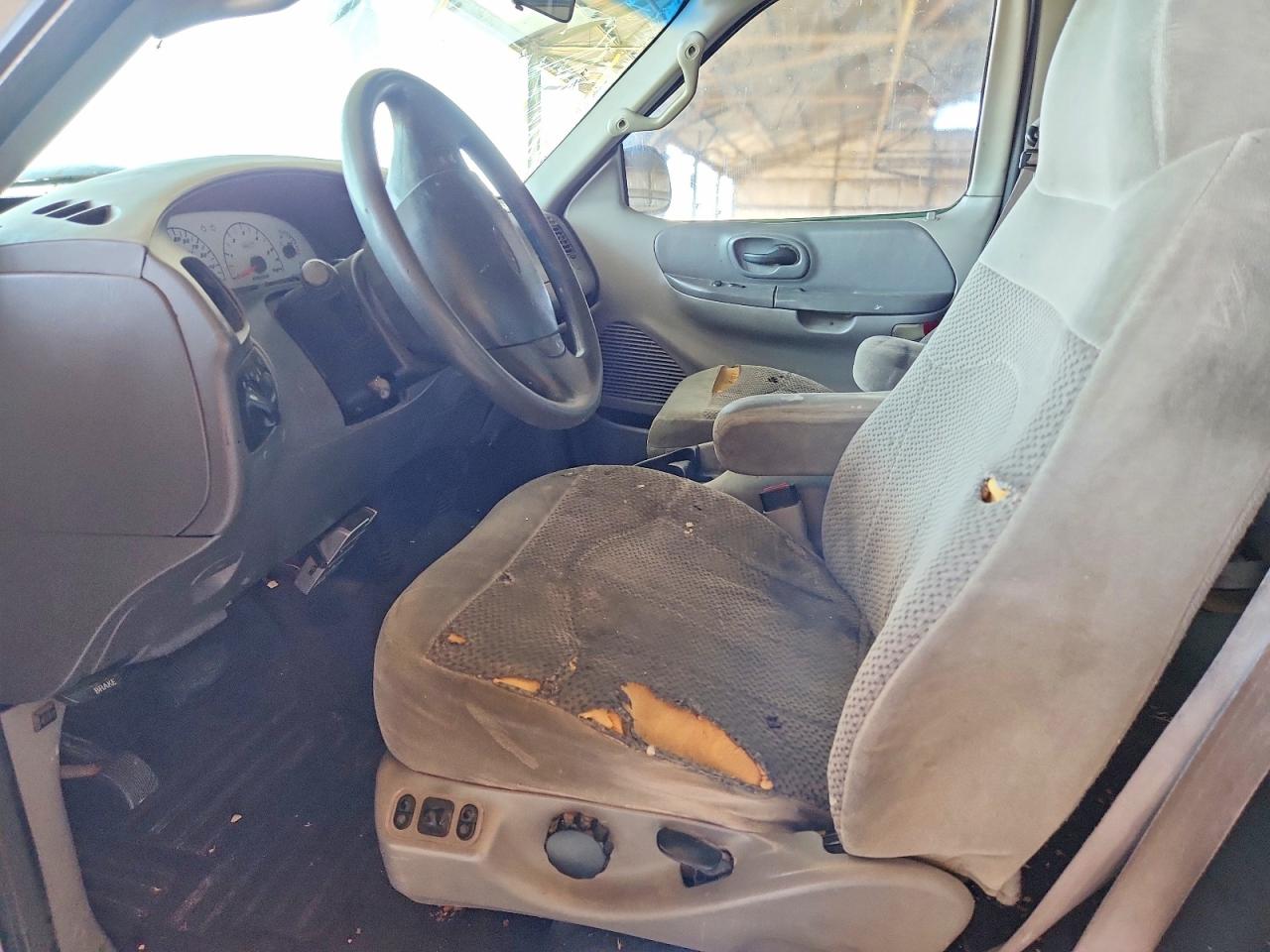 2000 Ford F150 Silver vin: 2FTRX18L9YCB18575