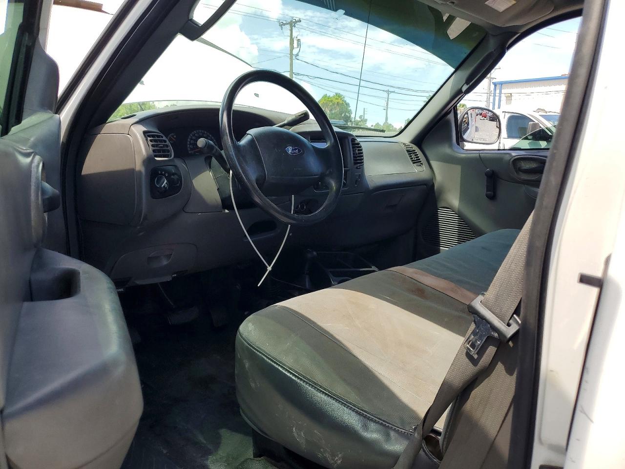 2004 Ford F-150 Heritage Classic White vin: 2FTRX18W04CA18871