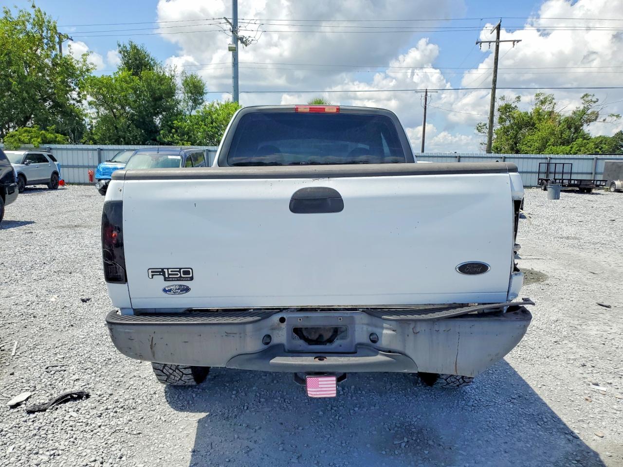 2004 Ford F-150 Heritage Classic White vin: 2FTRX18W04CA18871