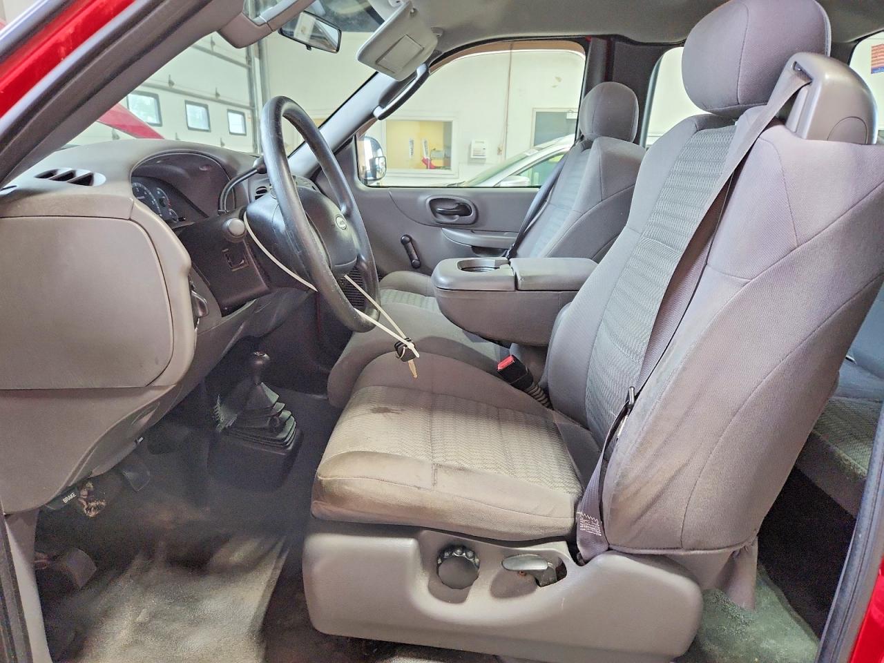 2003 Ford F150 Red vin: 2FTRX18W33CA56125