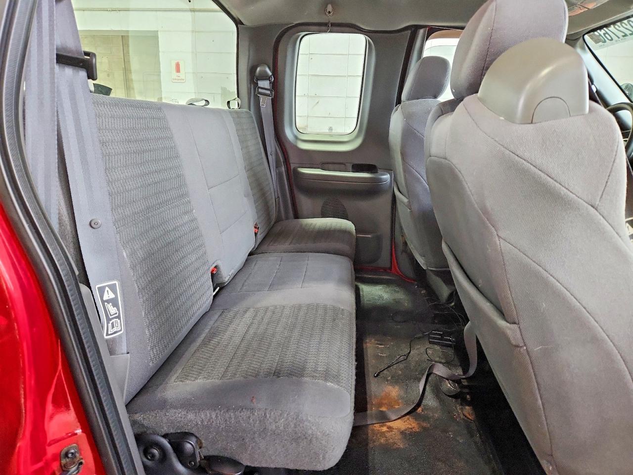 2003 Ford F150 Red vin: 2FTRX18W33CA56125