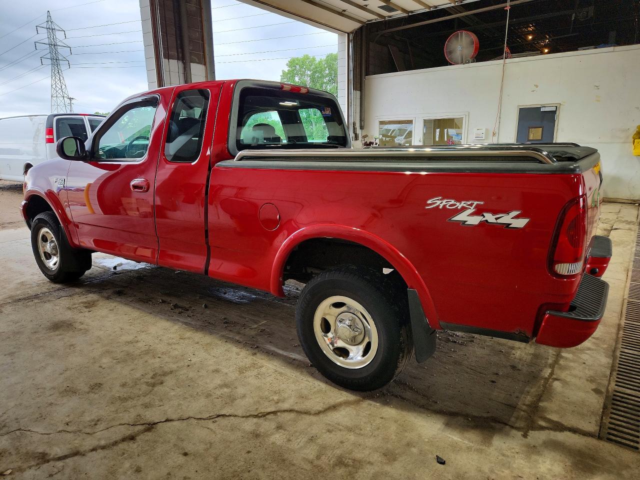2003 Ford F150 Red vin: 2FTRX18W33CA56125