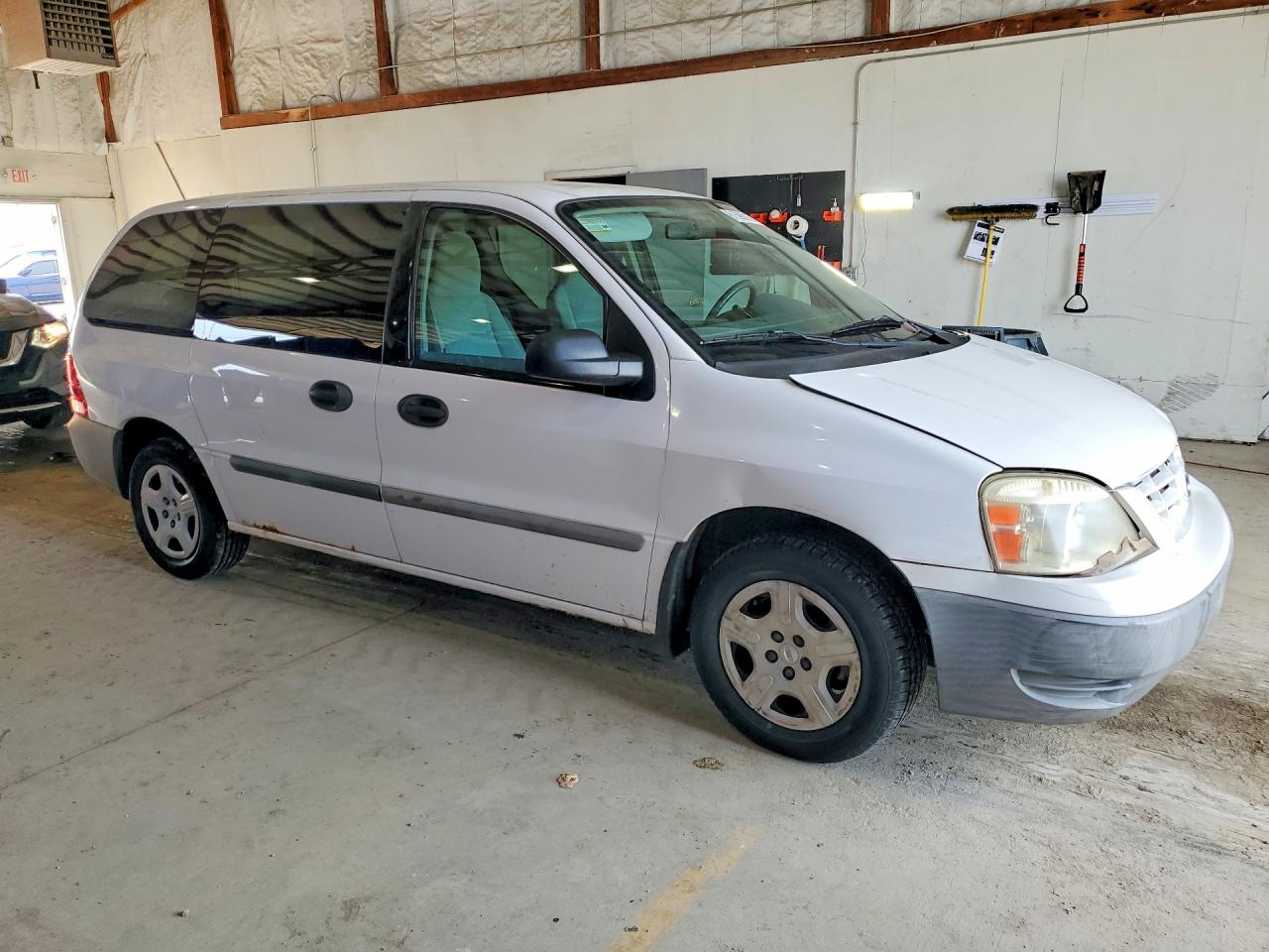 2007 Ford Freestar Se White vin: 2FTZA54217BA28024