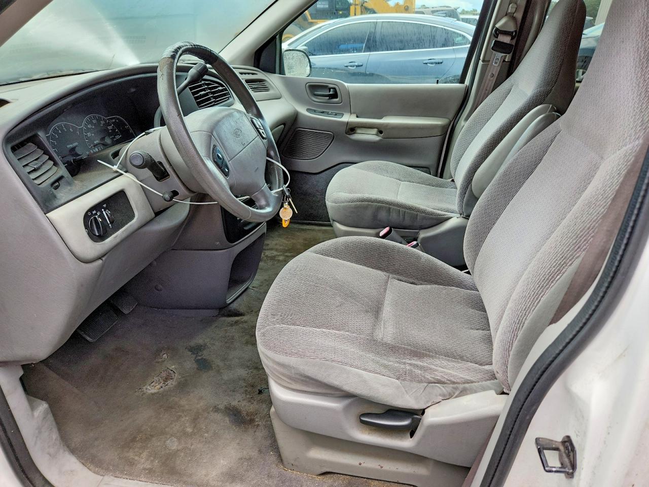 2000 Ford Windstar White vin: 2FTZA5443YBC32925