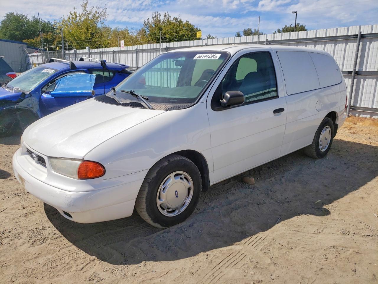 1998 Ford Windstar Белый vin: 2FTZA5444WBD87190