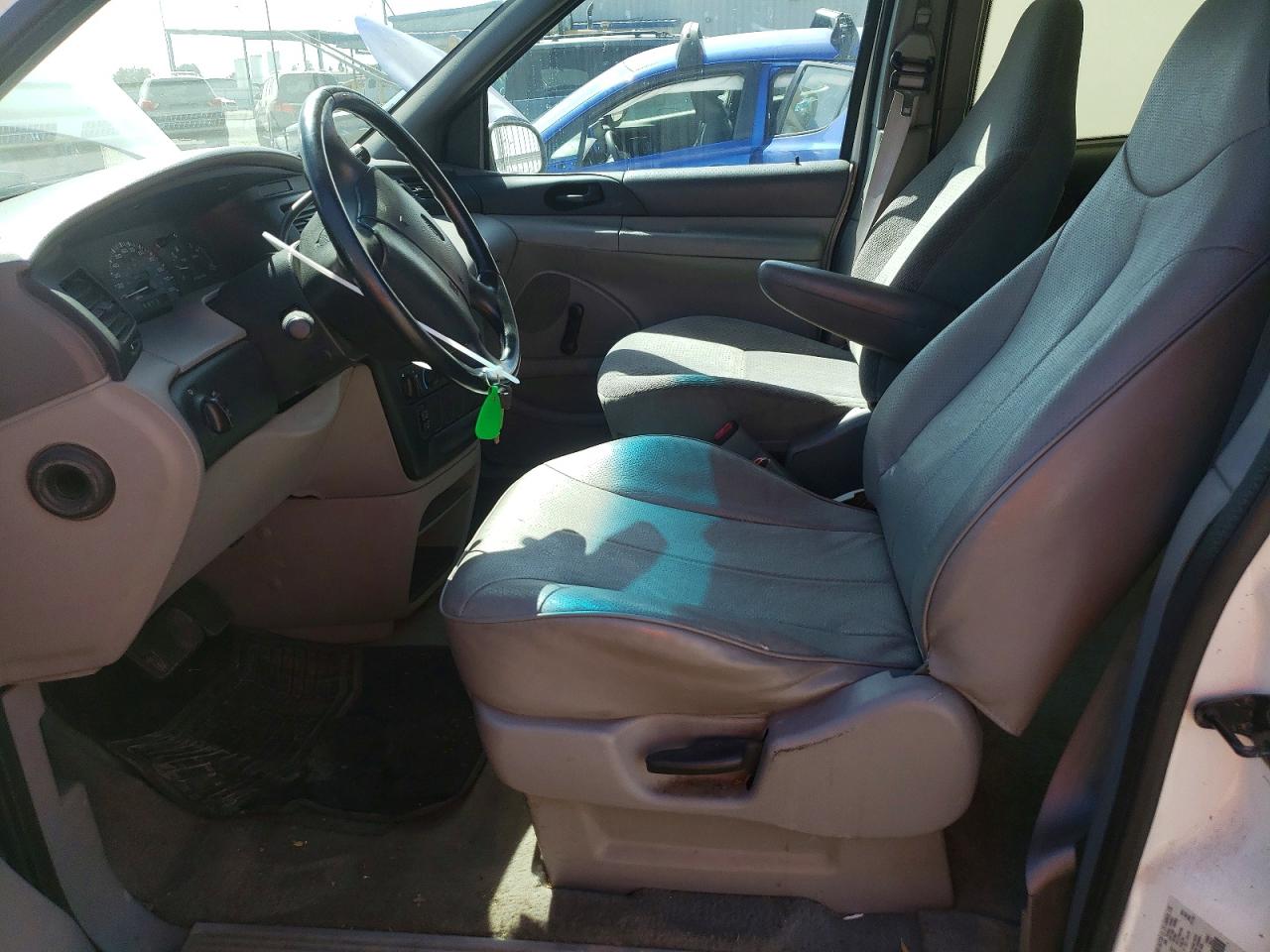 1998 Ford Windstar Белый vin: 2FTZA5444WBD87190