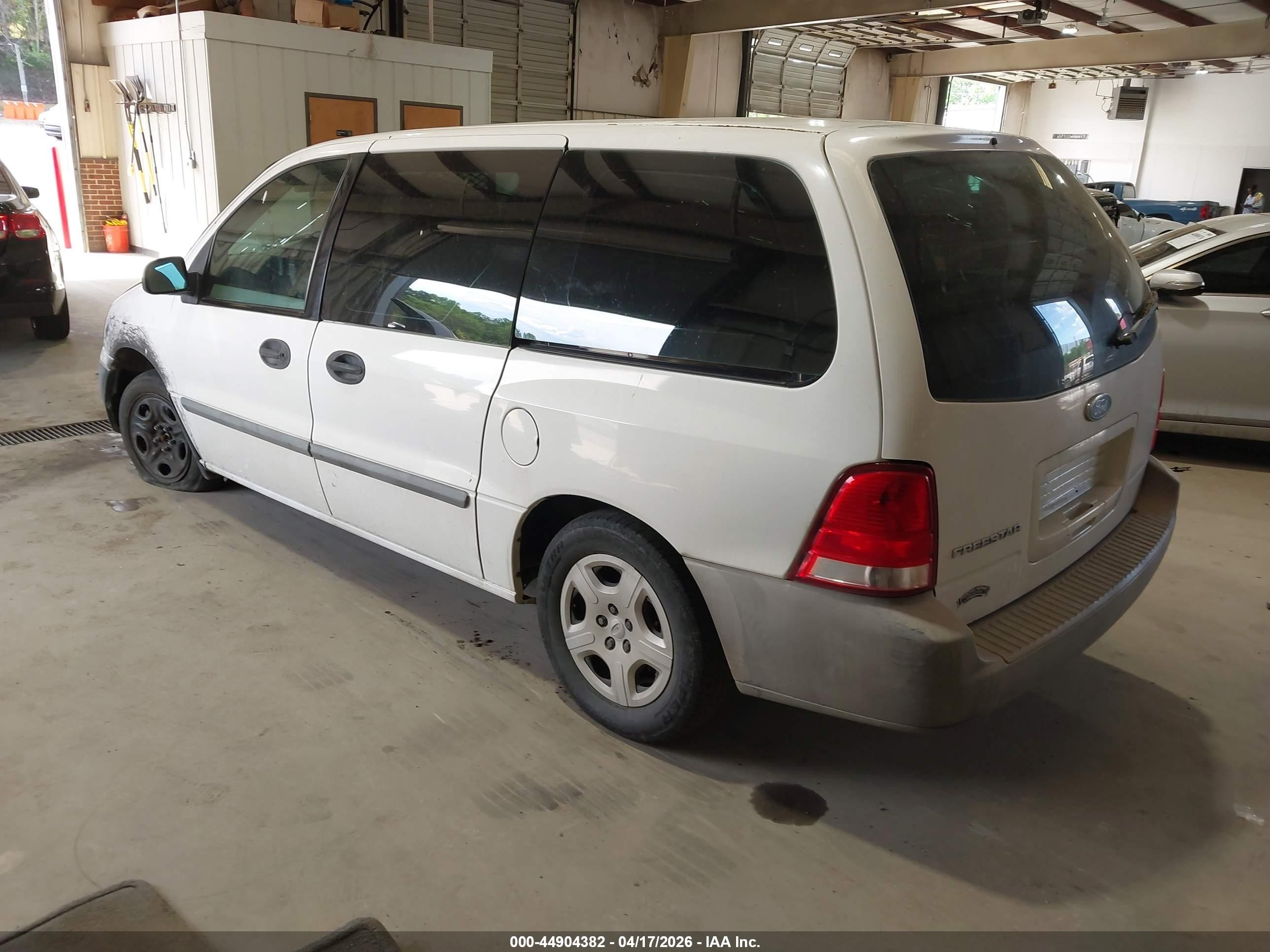 2006 Ford Freestar   White vin: 2FTZA54636BA37728