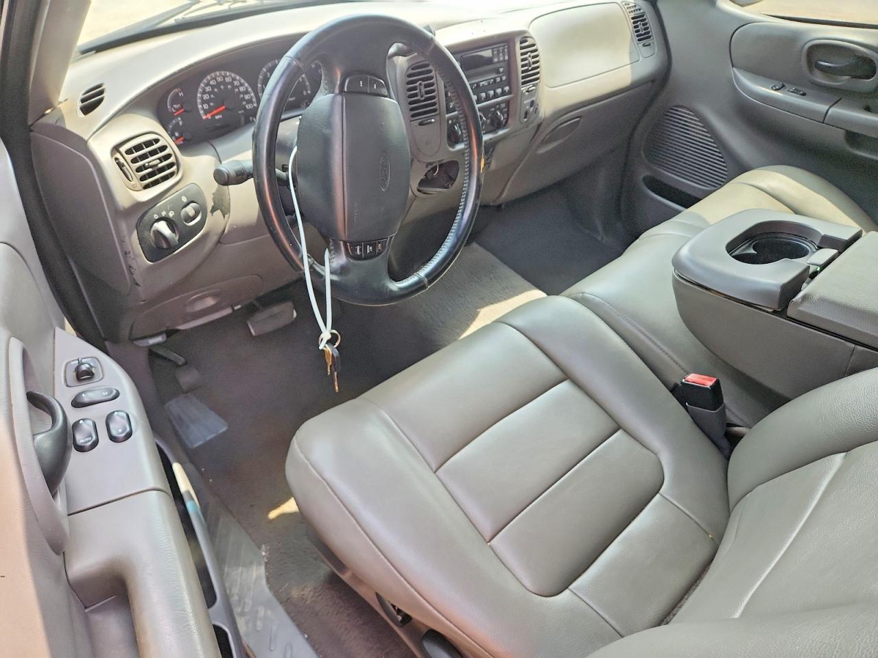 2001 Ford F150 Black vin: 2FTZF07201CA73327