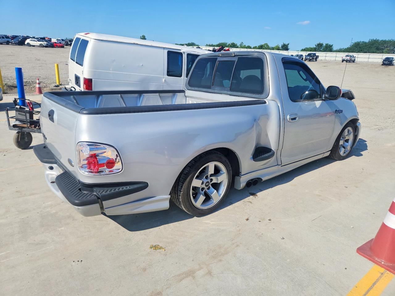 2002 Ford F150 Svt Lightning Silver vin: 2FTZF07322CA80936