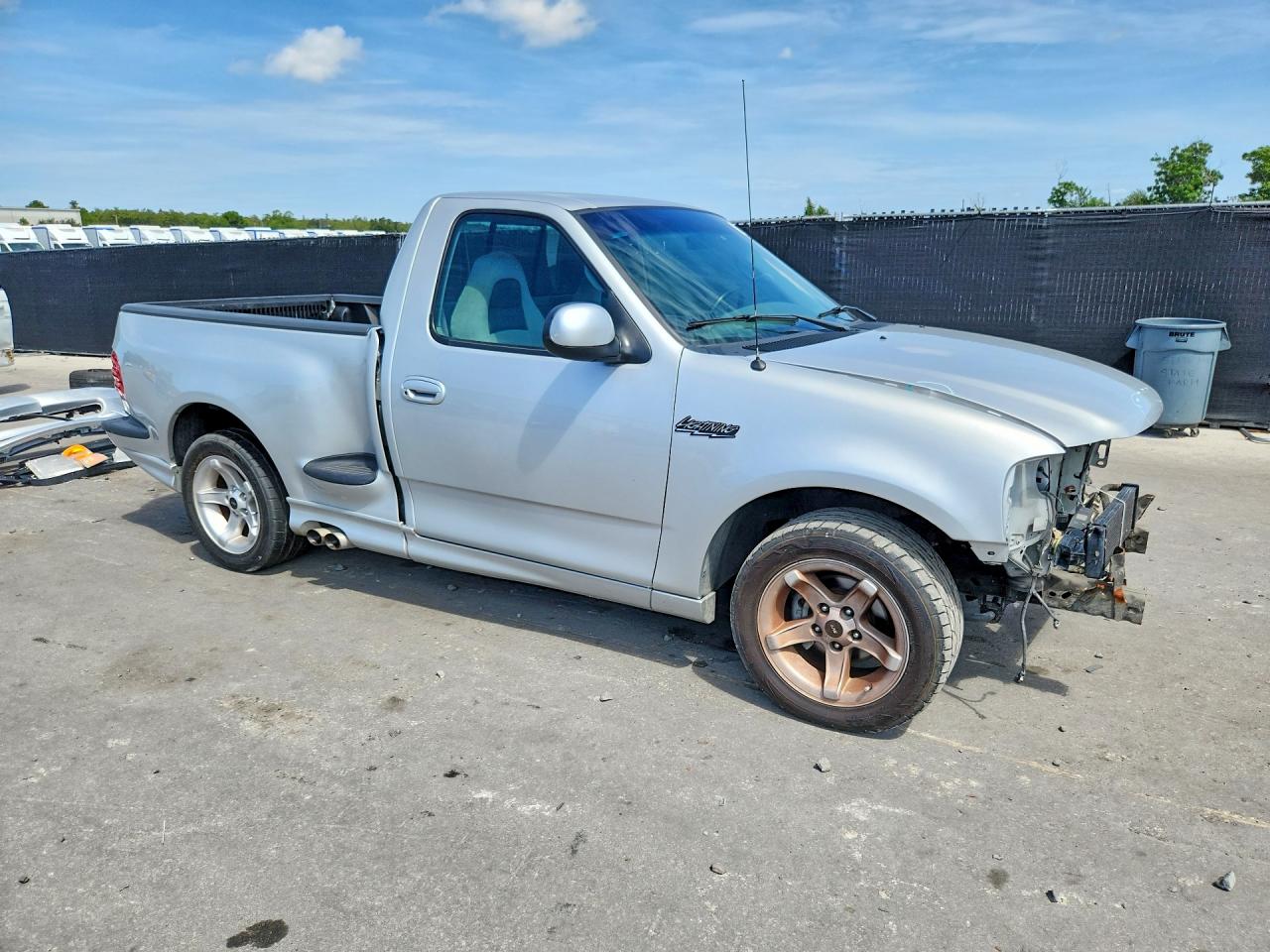 2000 Ford F150 Svt Lightning White vin: 2FTZF0734YCB06817