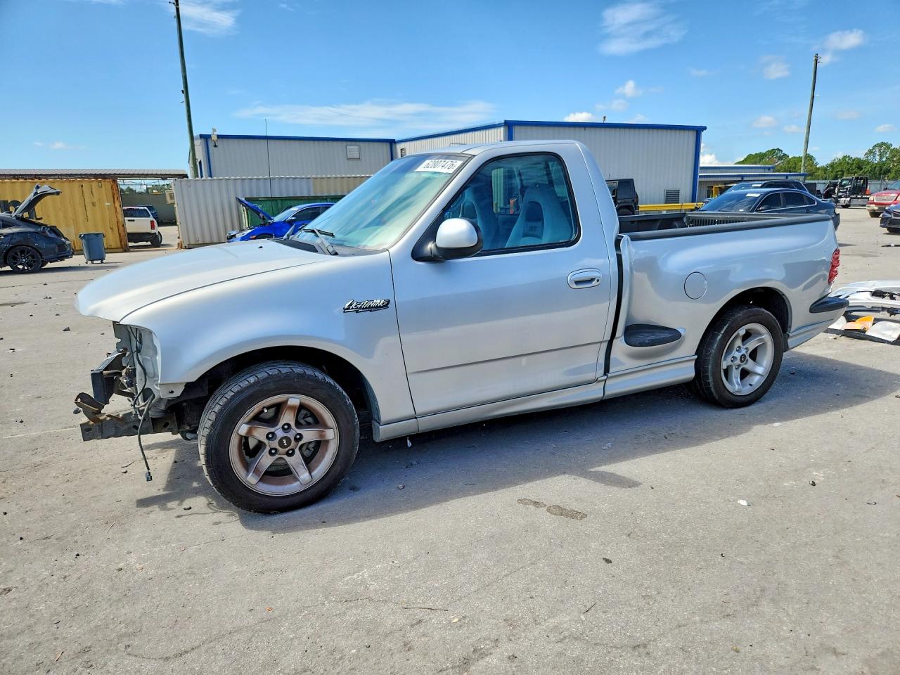 2000 Ford F150 Svt Lightning White vin: 2FTZF0734YCB06817