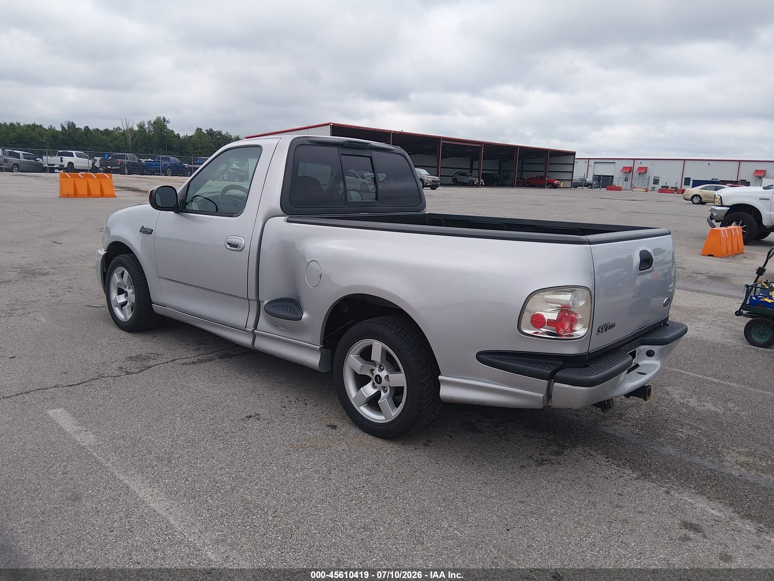 2002 Ford F-150 Lightning Silver vin: 2FTZF07372CA52503