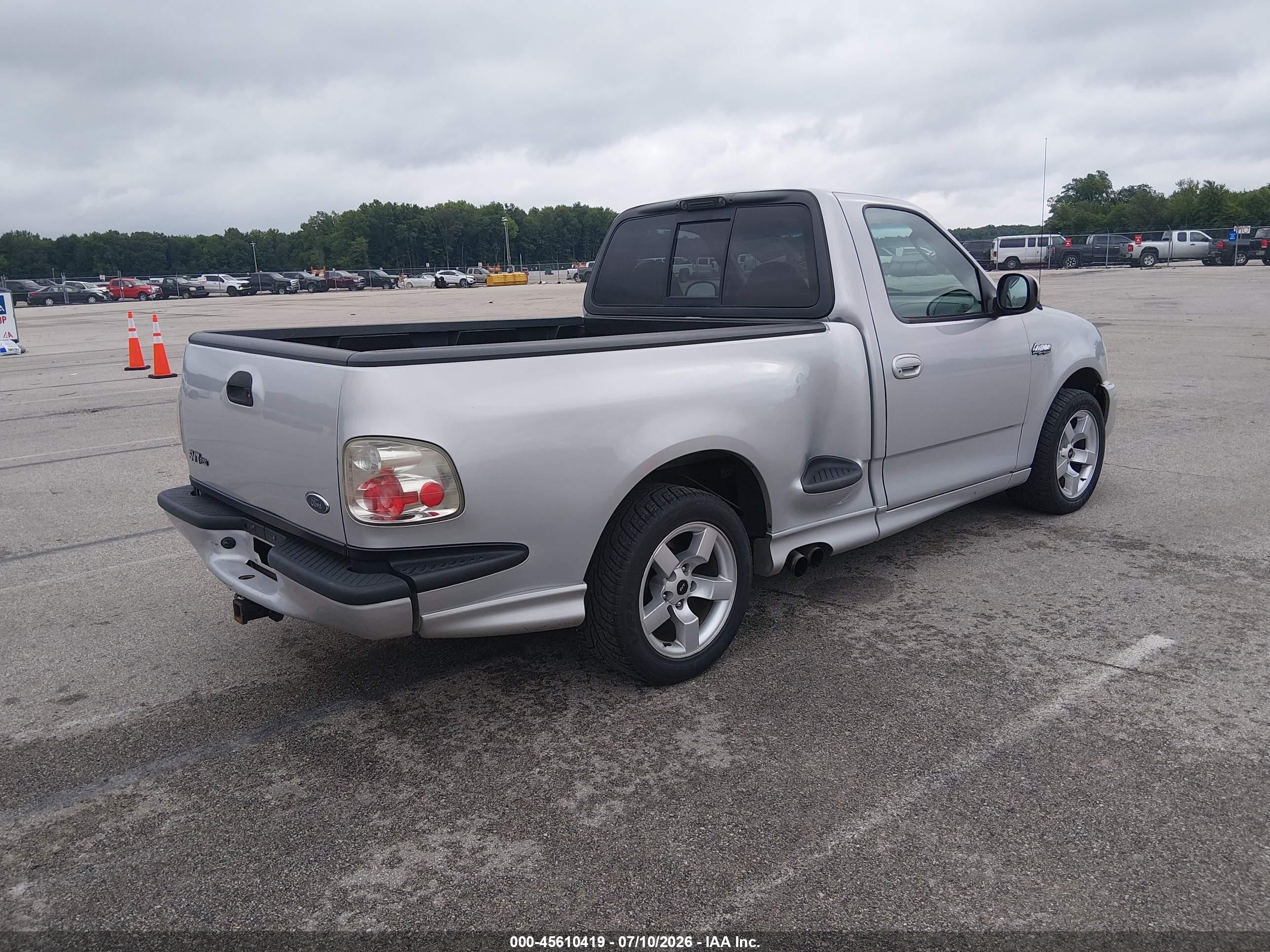 2002 Ford F-150 Lightning Silver vin: 2FTZF07372CA52503