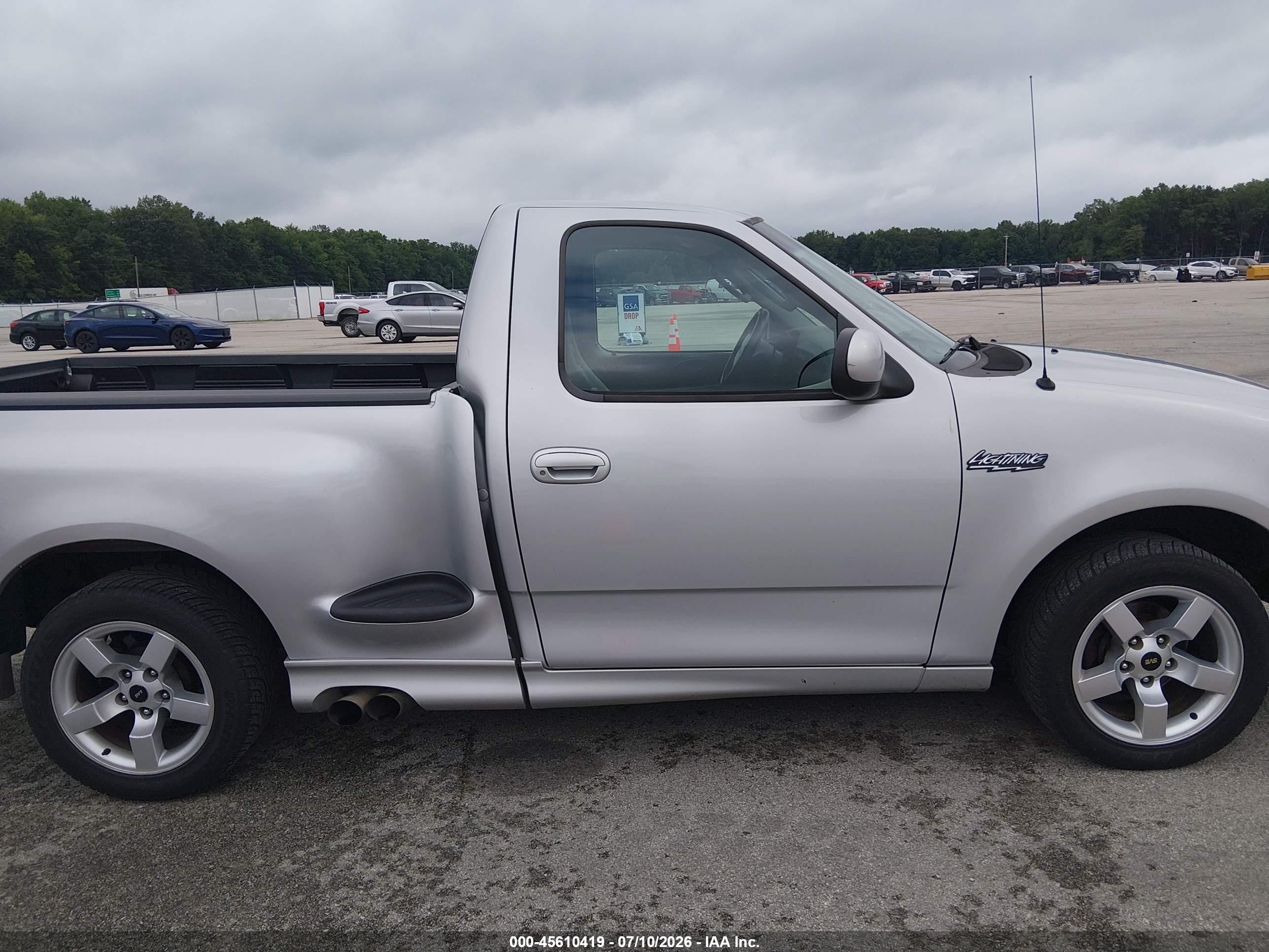2002 Ford F-150 Lightning Silver vin: 2FTZF07372CA52503