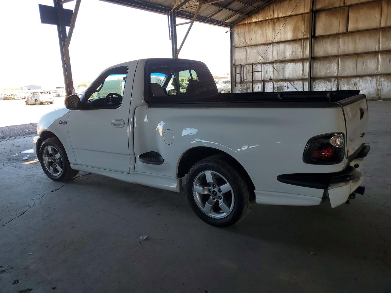 2001 Ford F150 Svt Lightning Белый vin: 2FTZF07381CB06079