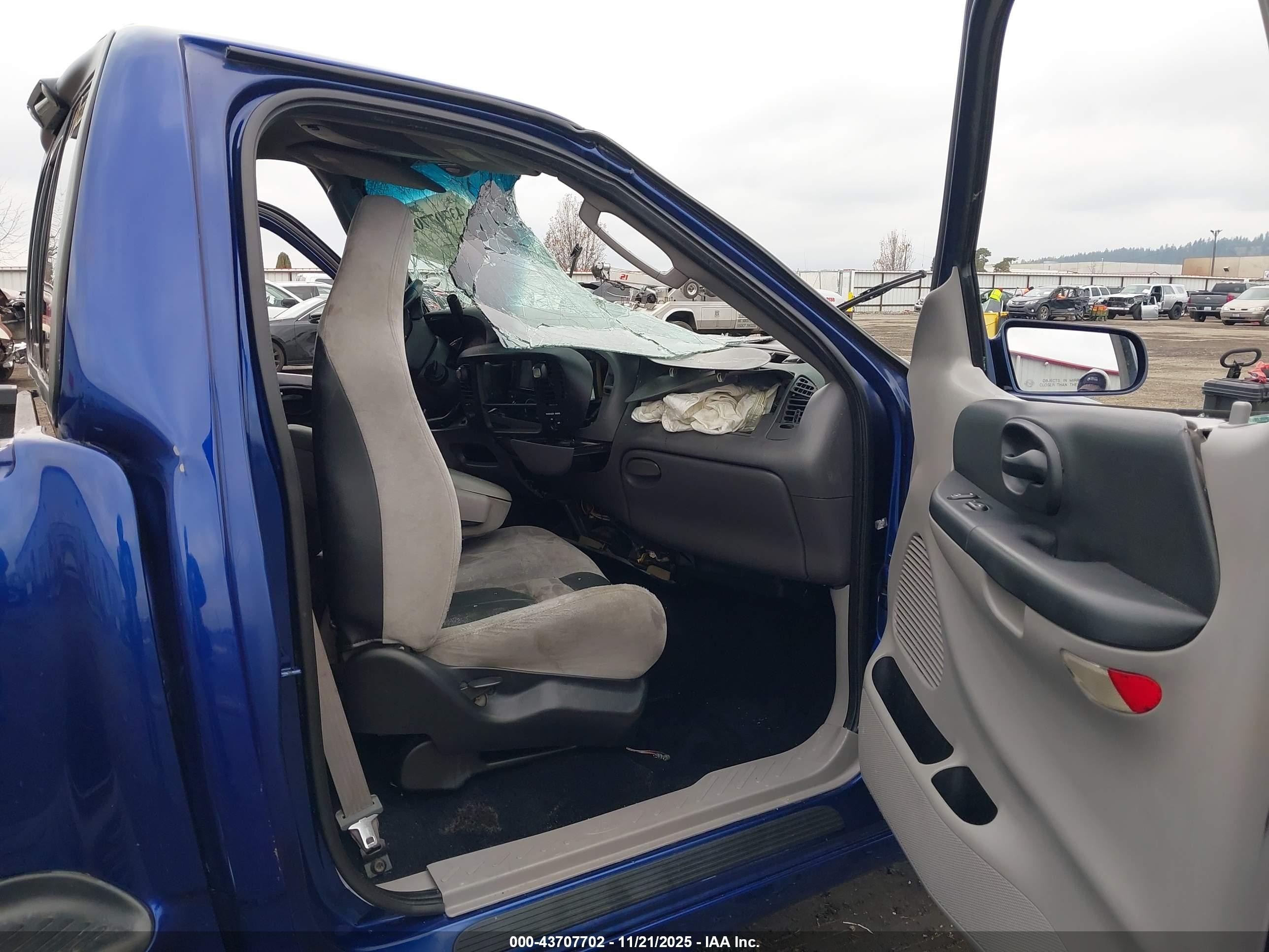 2002 Ford F-150 Lightning Blue vin: 2FTZF07382CA66779