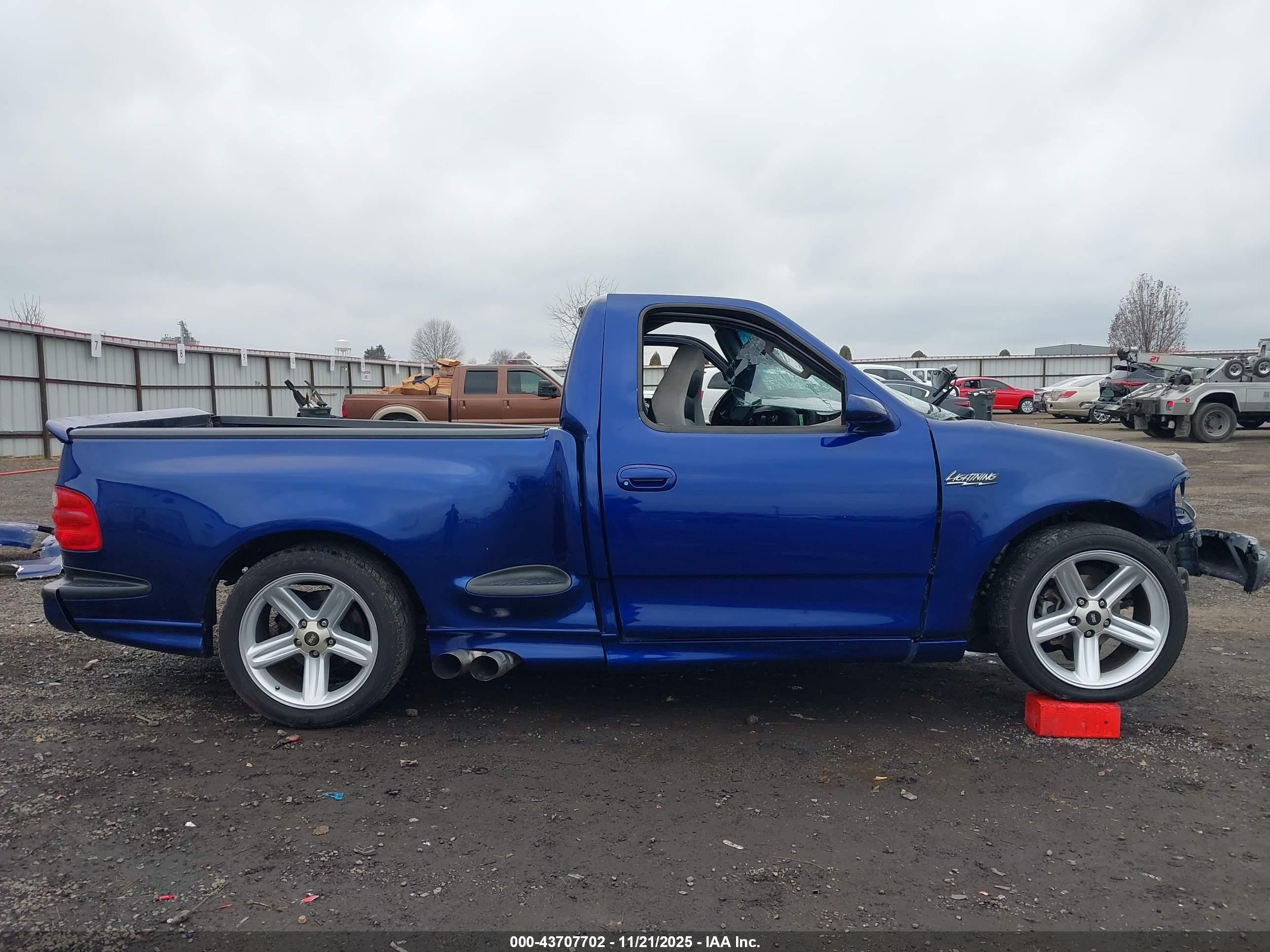 2002 Ford F-150 Lightning Blue vin: 2FTZF07382CA66779