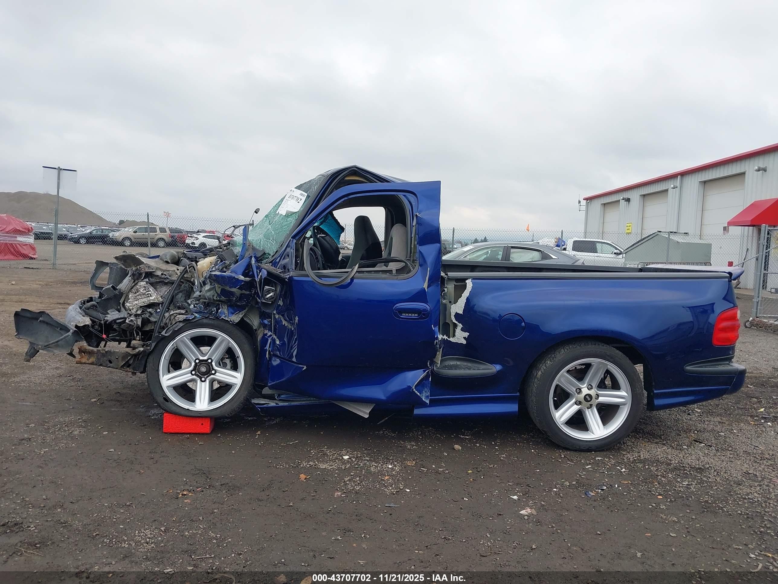 2002 Ford F-150 Lightning Blue vin: 2FTZF07382CA66779