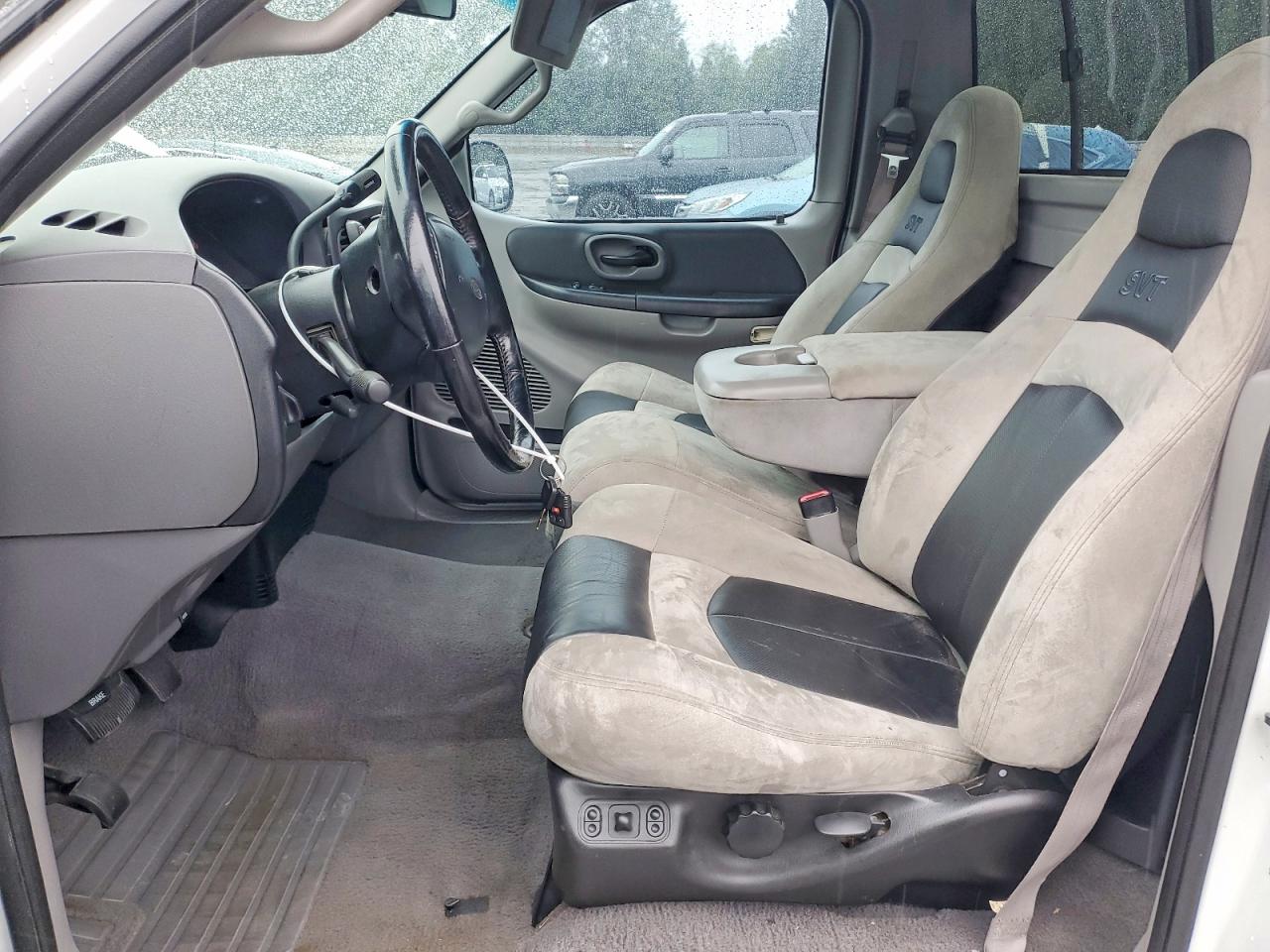 2000 Ford F150 Svt Lightning Белый vin: 2FTZF0738YCA82702