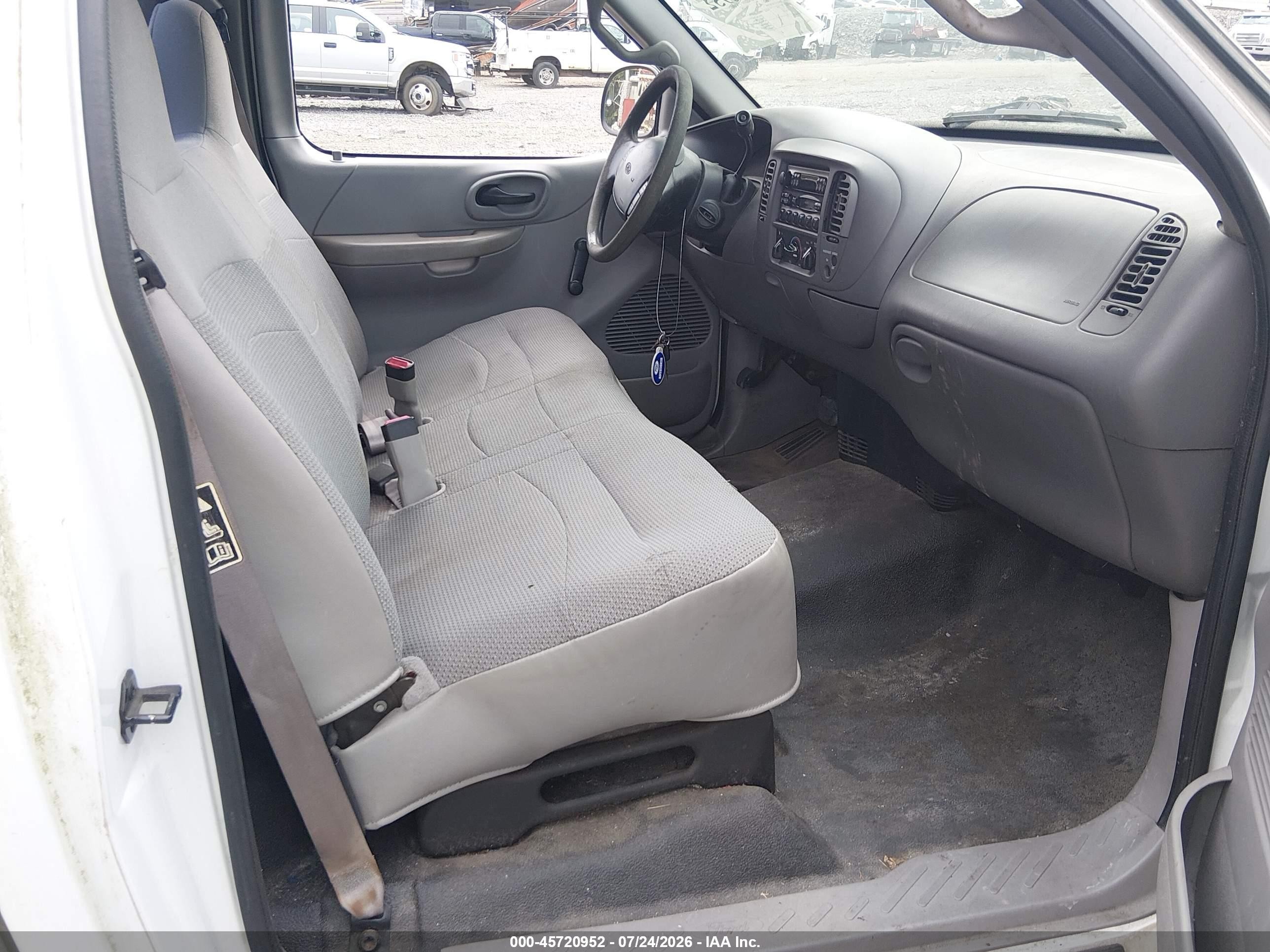 2000 Ford F-150 Work Series/xl/xlt White vin: 2FTZF1723YCB17269
