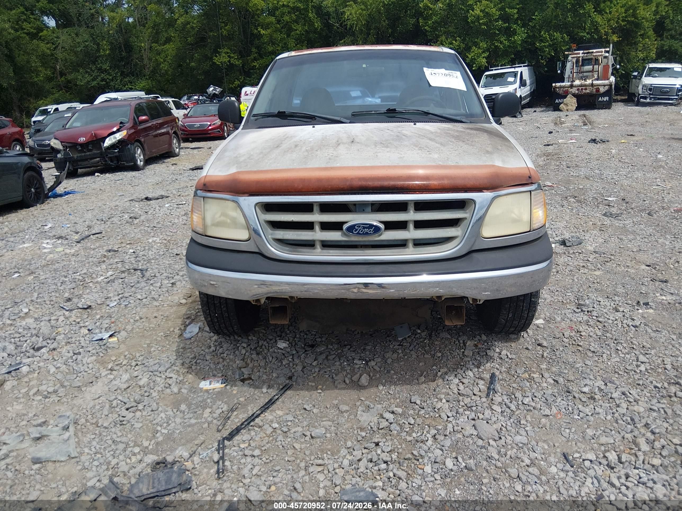 2000 Ford F-150 Work Series/xl/xlt White vin: 2FTZF1723YCB17269