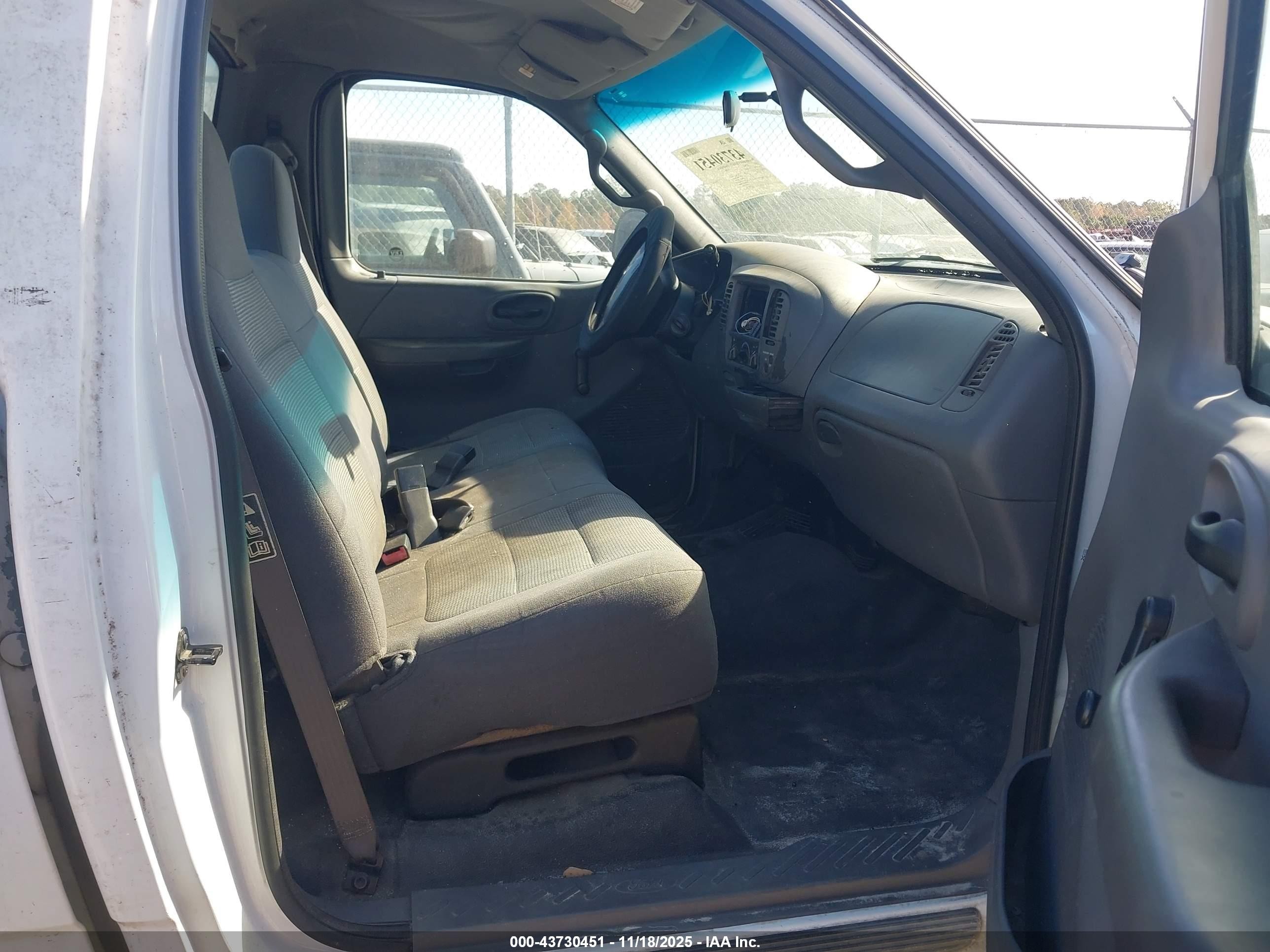 2001 Ford F-150 Xl/xlt White vin: 2FTZF17251CA56402