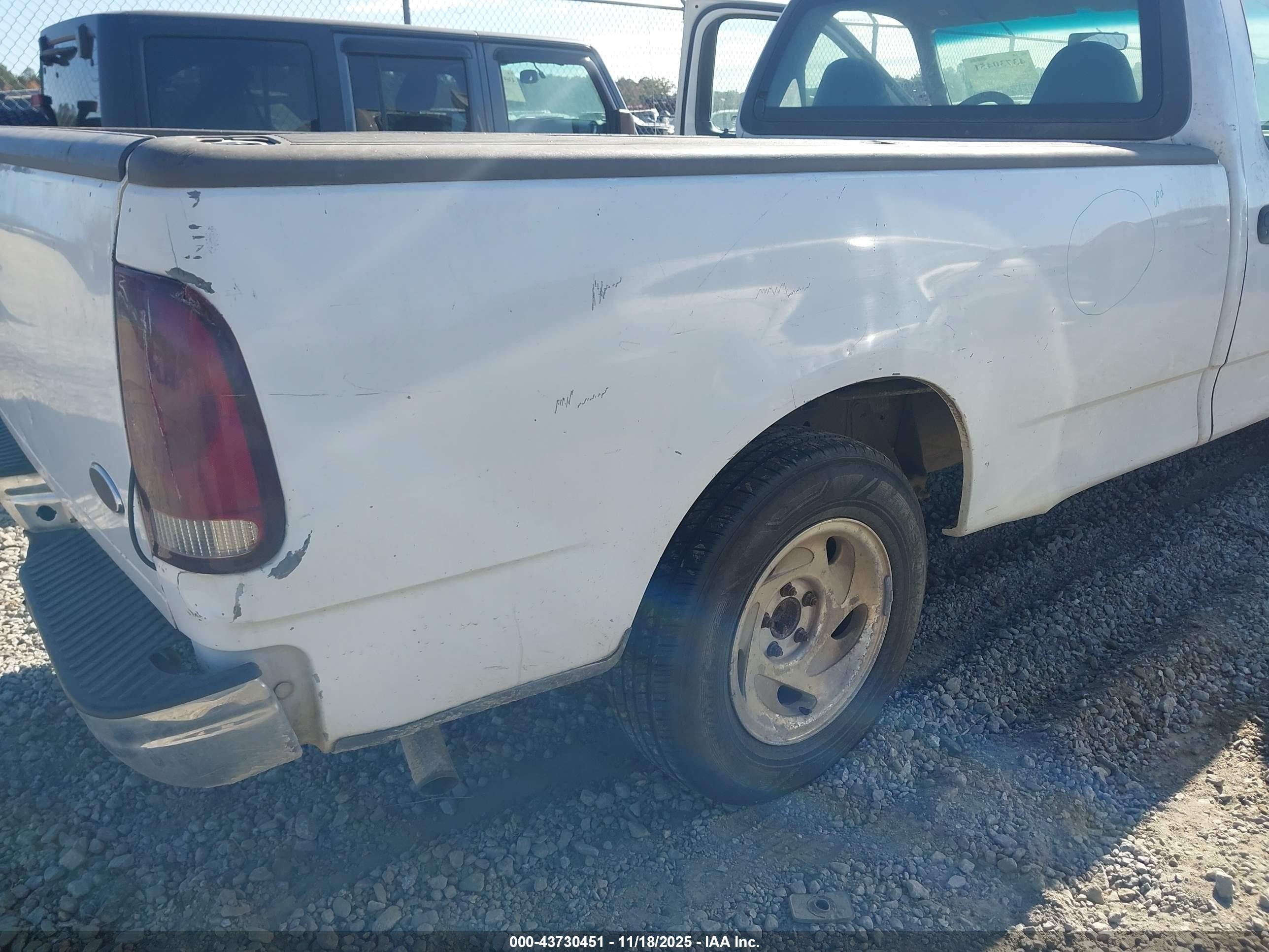 2001 Ford F-150 Xl/xlt White vin: 2FTZF17251CA56402